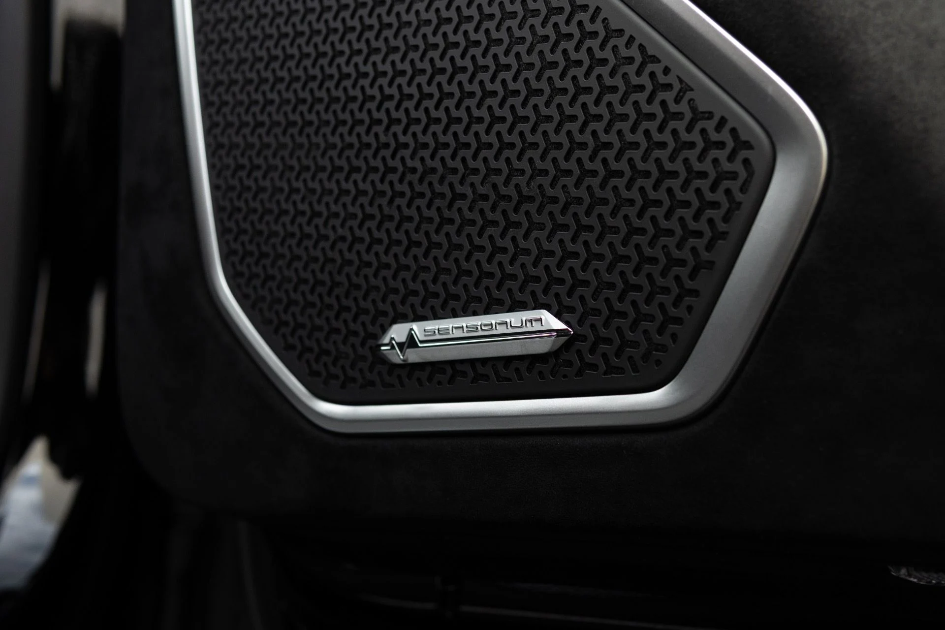 mph047_2958101418_Used_2024_Lamborghini_Urus_Performante_1766445778_5fa4a572a7