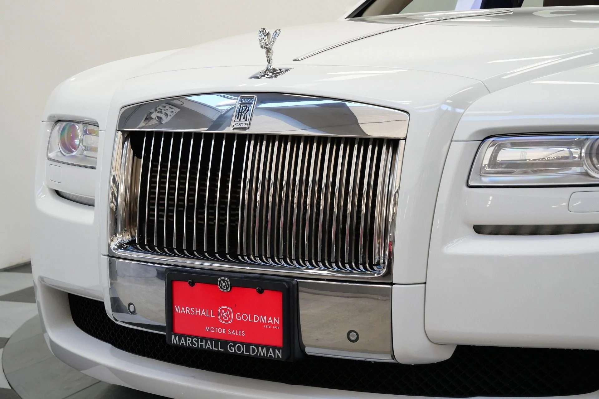 mph047_2965807766_Used_2013_Rolls_Royce_Ghost_Rear_Theatre_Configuration_Sunroof_Picnic_Tables_1765817779_74c8c90bbe