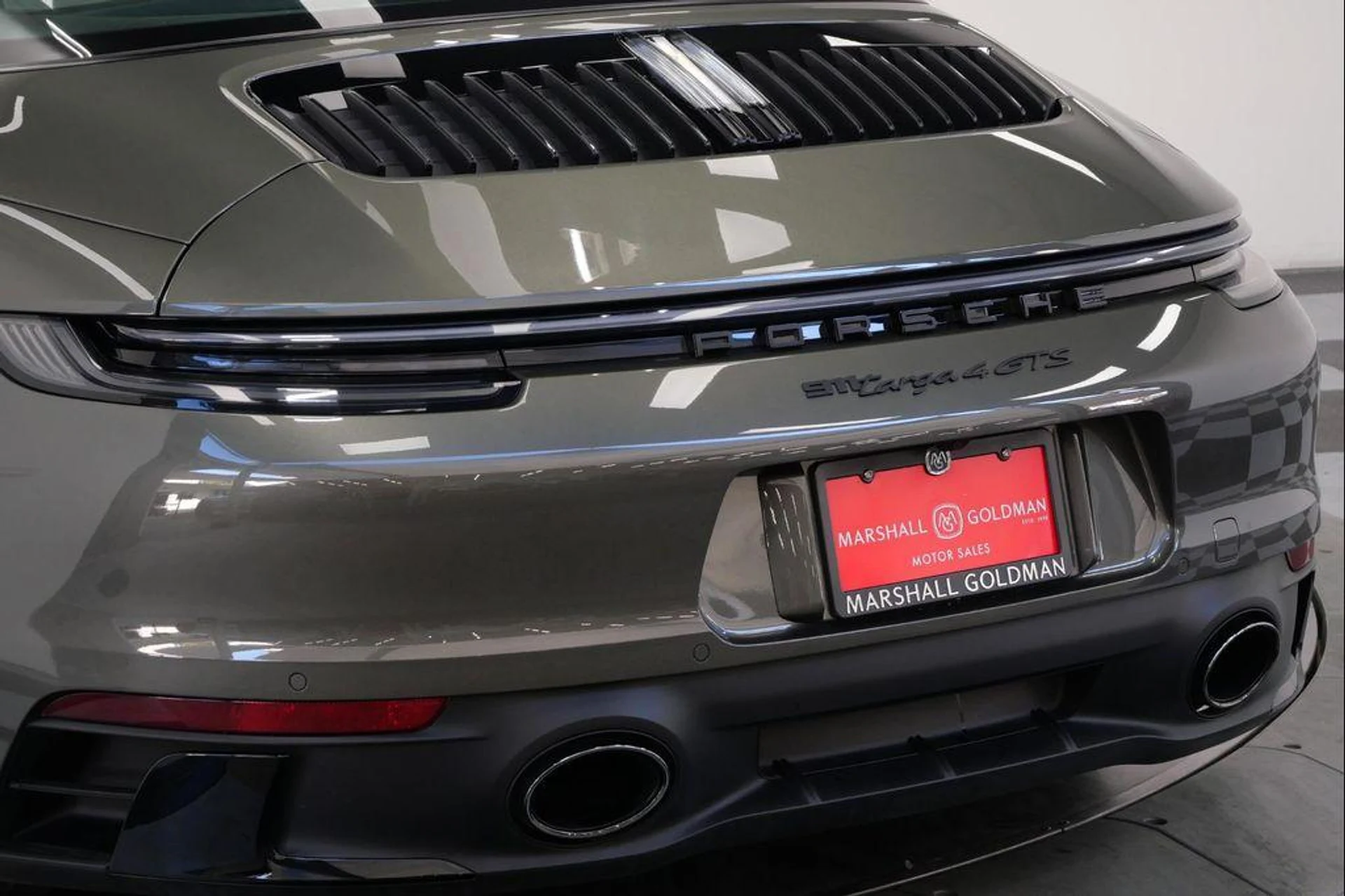 mph047_301488256_EU_23r8_AO_0_Acbly2x_Phnhl_I6_VM_Xo_247b8bcde7