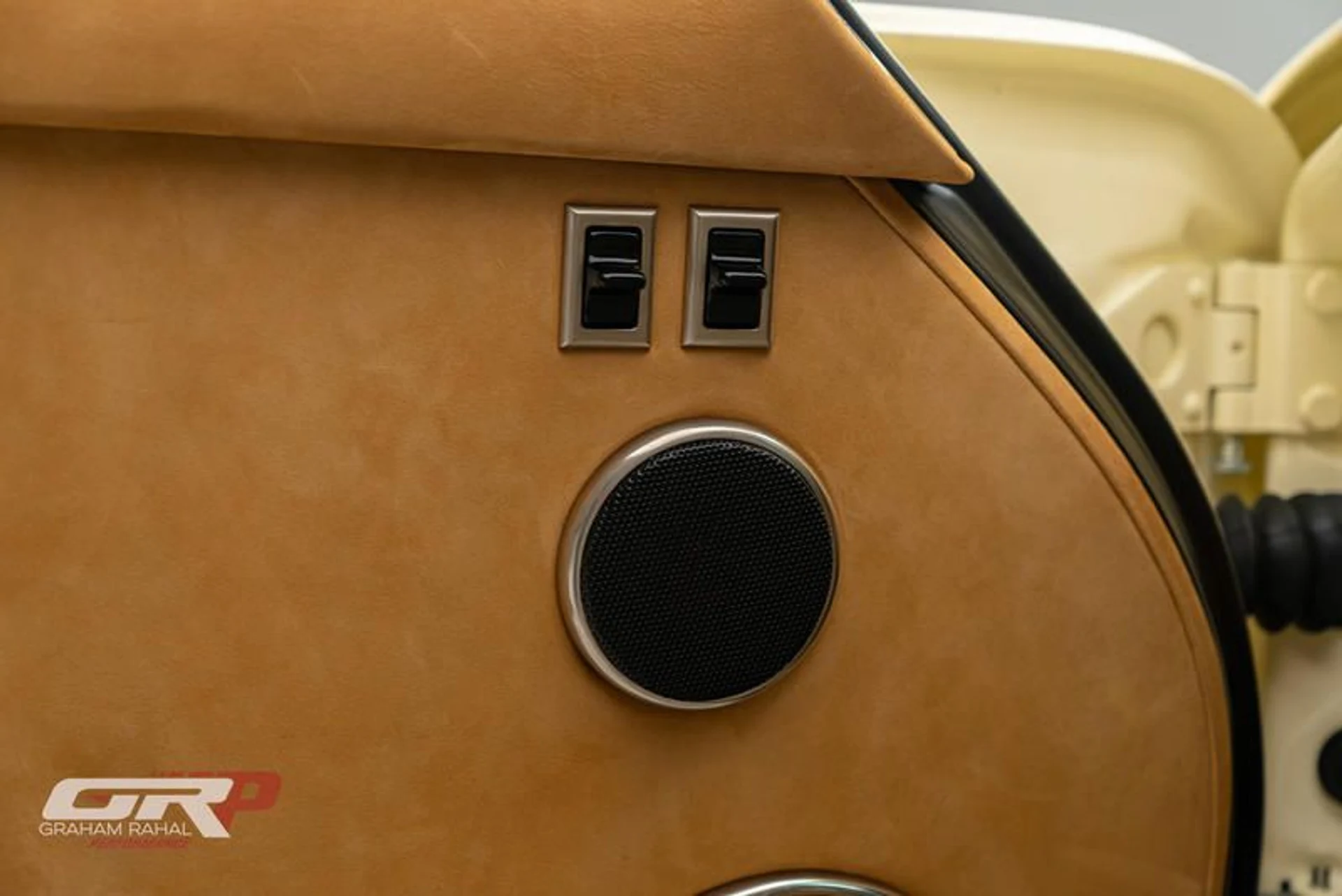 mph047_3018183607_8996_E435_250_D_42_F8_94_BD_C4_A8_D259_B66_C_ee02f9e978