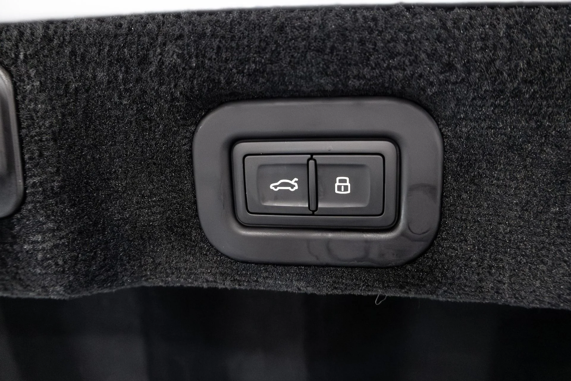 mph047_3019656736_Used_2021_Bentley_Flying_Spur_W12_1772666284_ec13239221