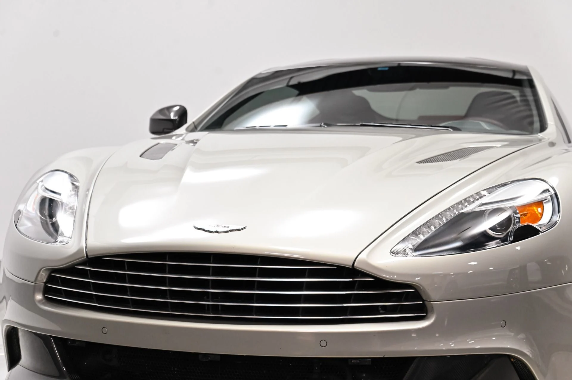 mph047_302232122_Used_2014_Aston_Martin_Vanquish_V12_1793299602_4804db4b72