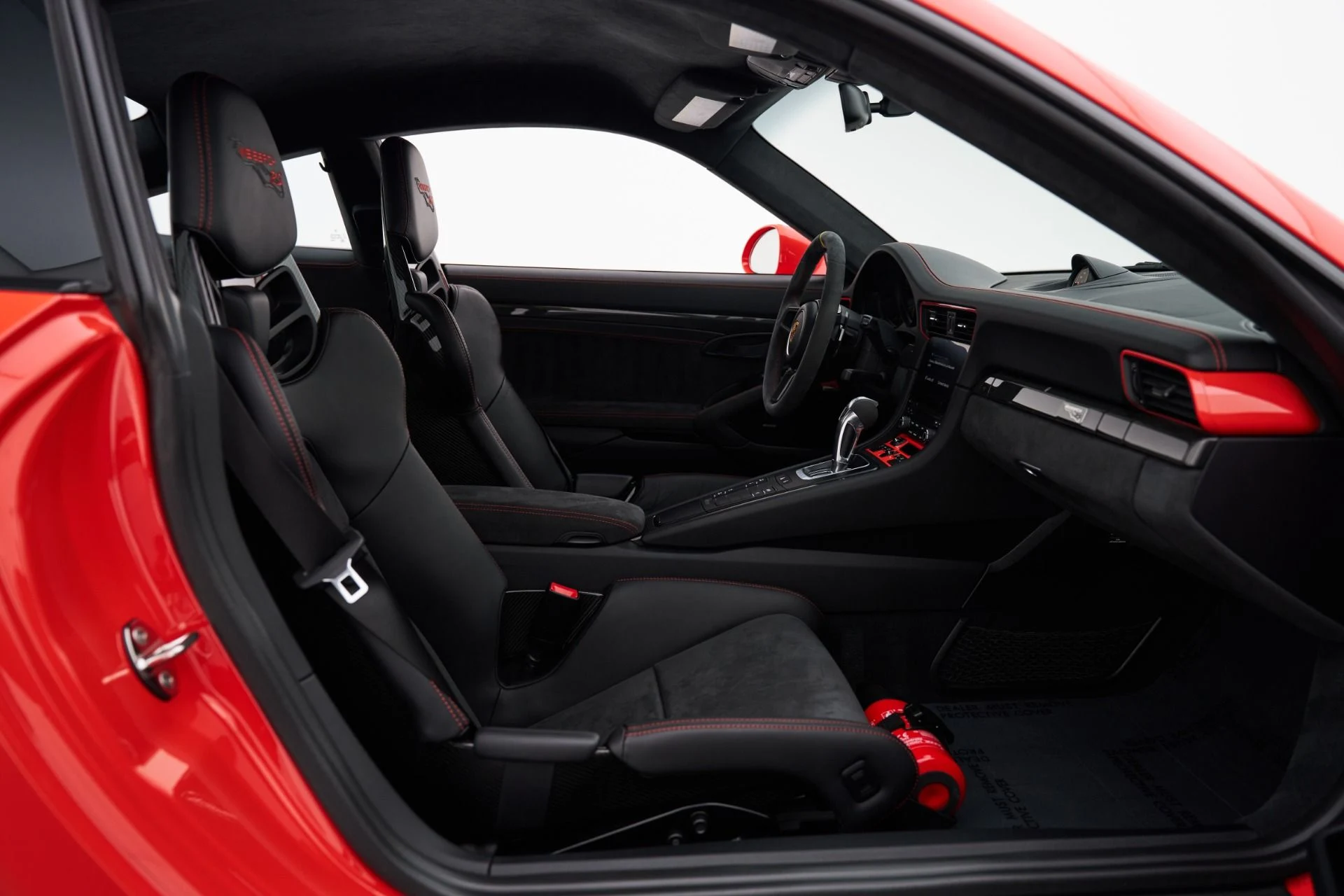 mph047_3023094199_Used_2018_Porsche_911_GT_2_RS_1792687212_25e4645bce