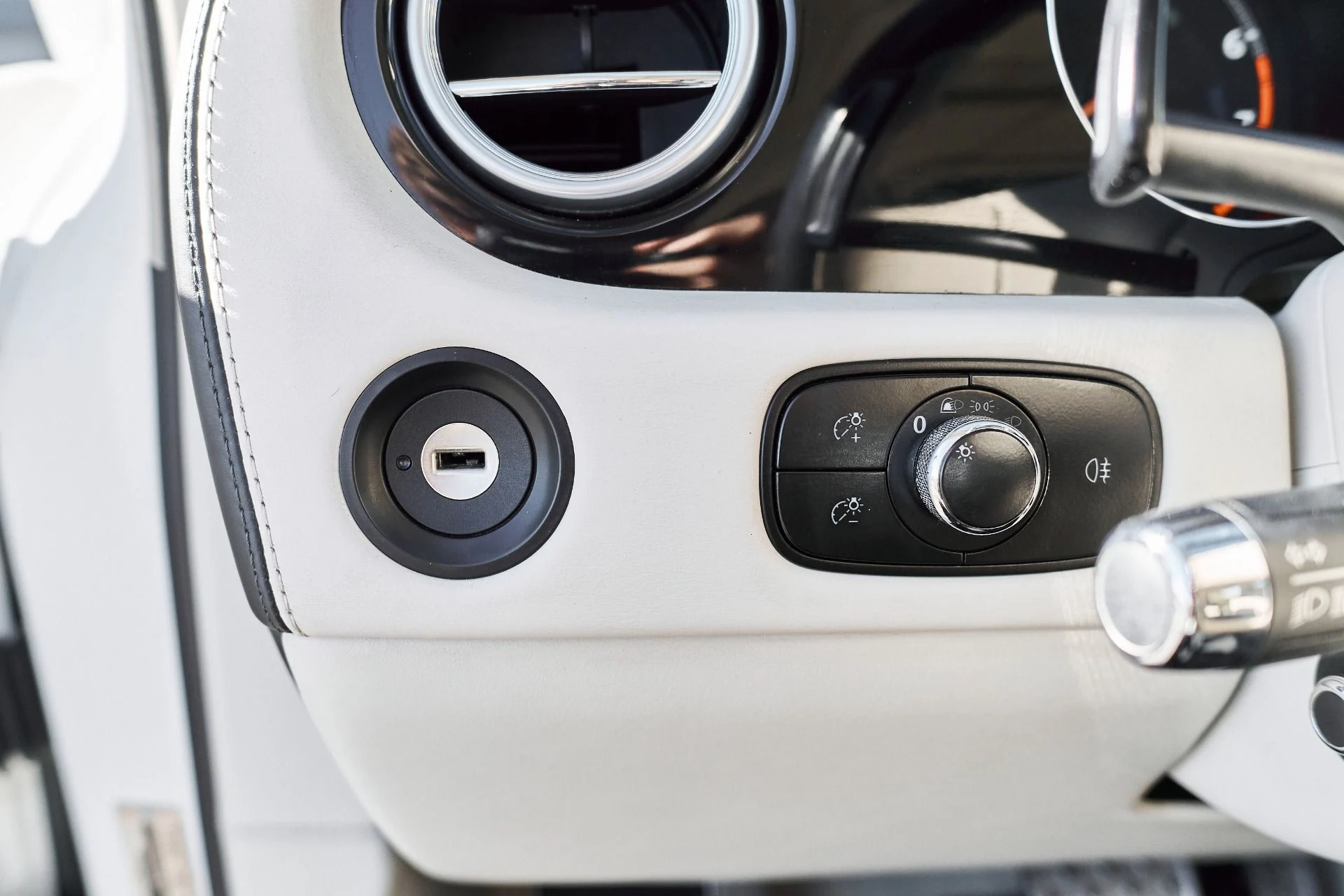 mph047_3024227937_Used_2012_Bentley_Continental_Flying_Spur_1765853829_ed195b5989