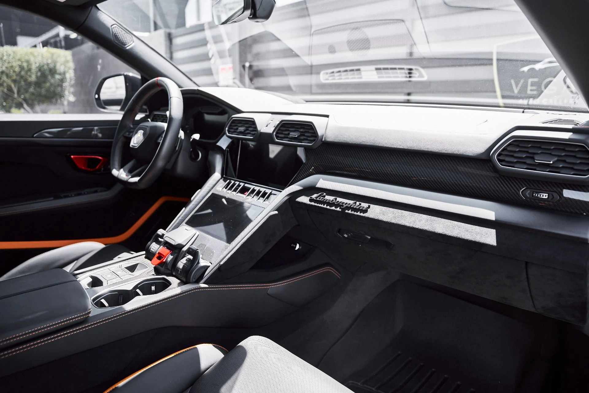 mph047_3049046263_Used_2023_Lamborghini_Urus_Performante_1778288939_094d505da0