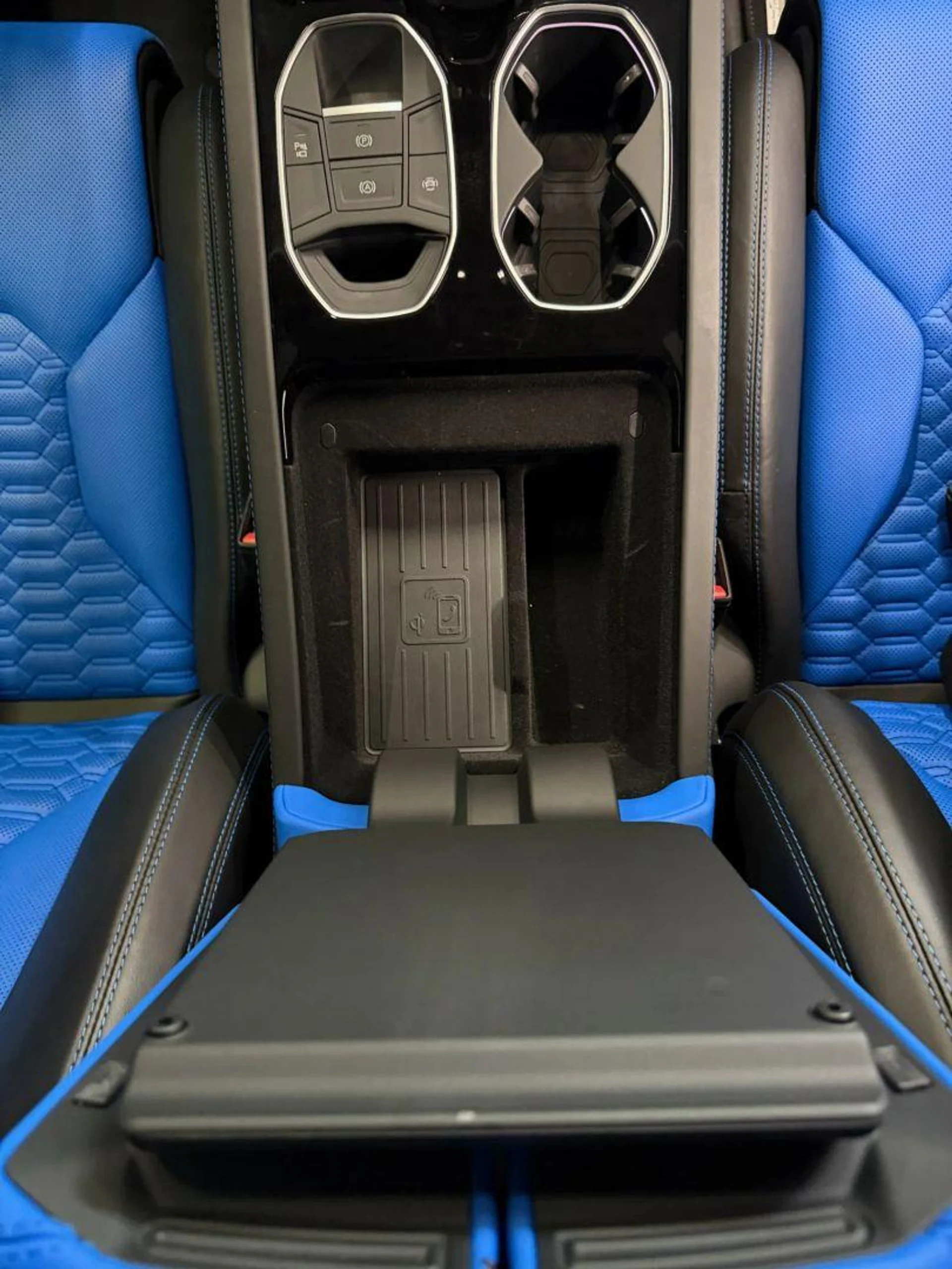 mph047_3052538339_Used_2019_Lamborghini_Urus_Sport_Utility_4_D_1784105698_1014755421