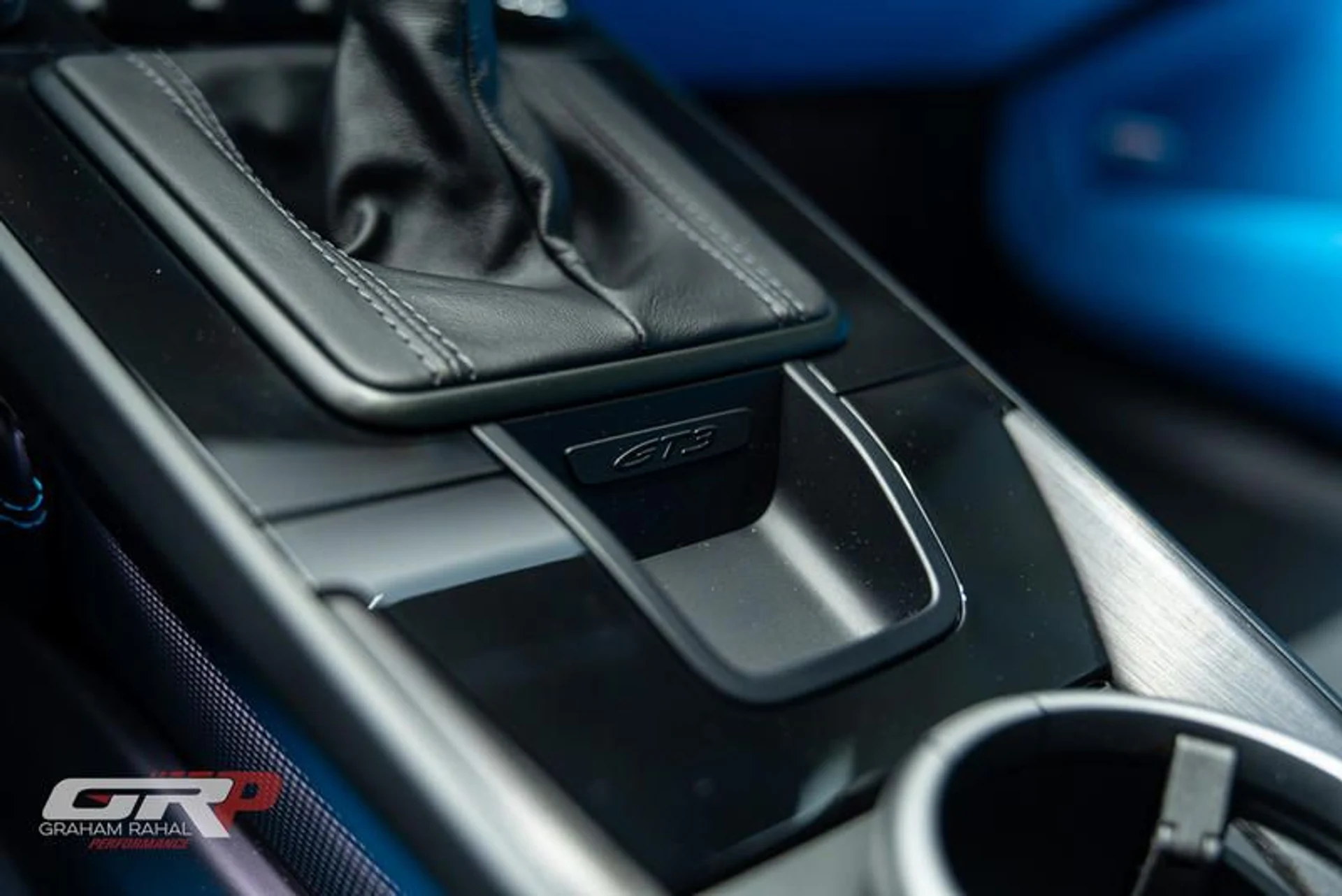 mph047_3063107357_B64_B978_A_6_F58_4_D13_8341_4_EB_52_A241_B08_30591a7630