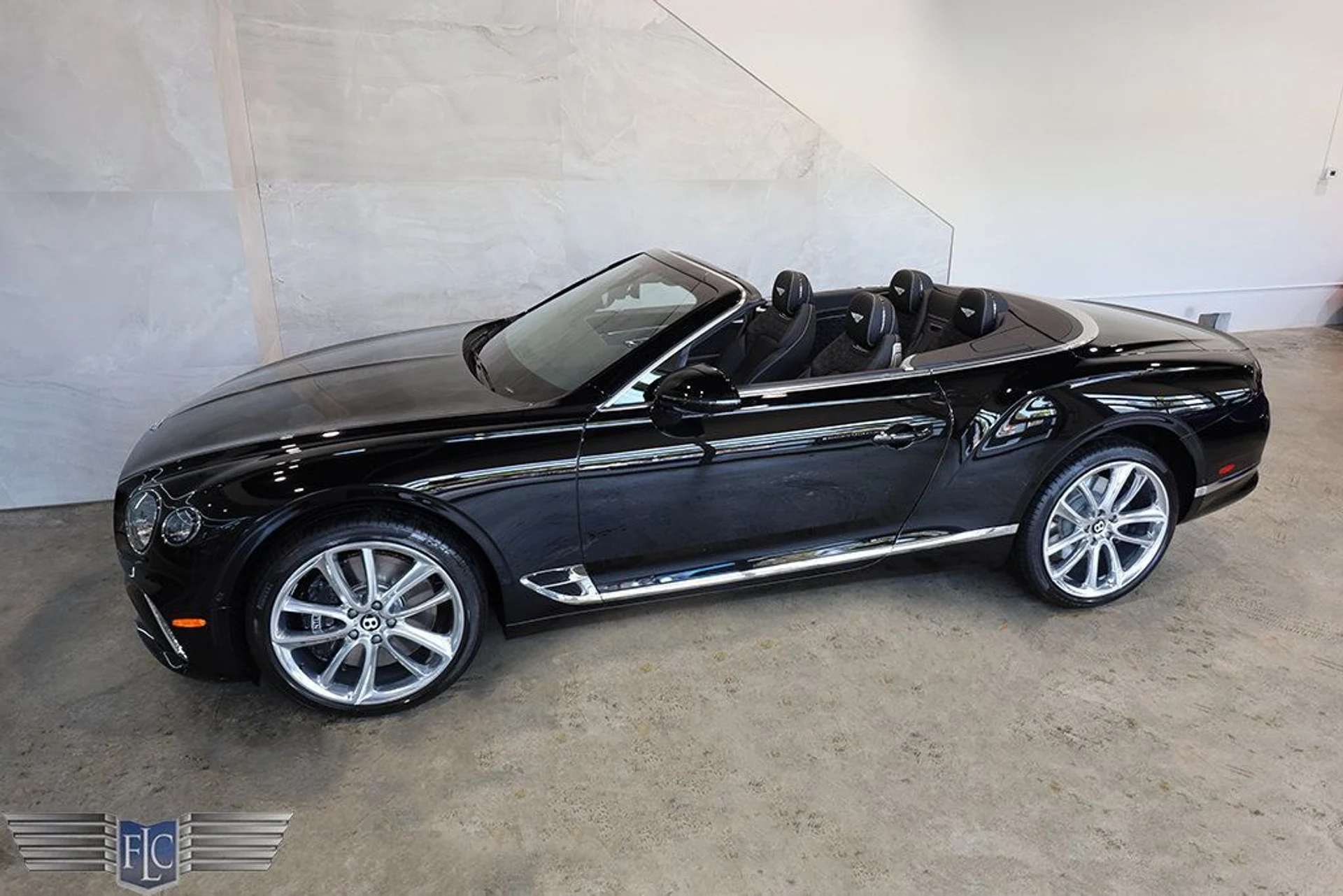 mph047_3068725026_used_2022_bentley_continental_gtcv8mullinerconvertible_9689_22970433_48_1024_2f3414e3cb