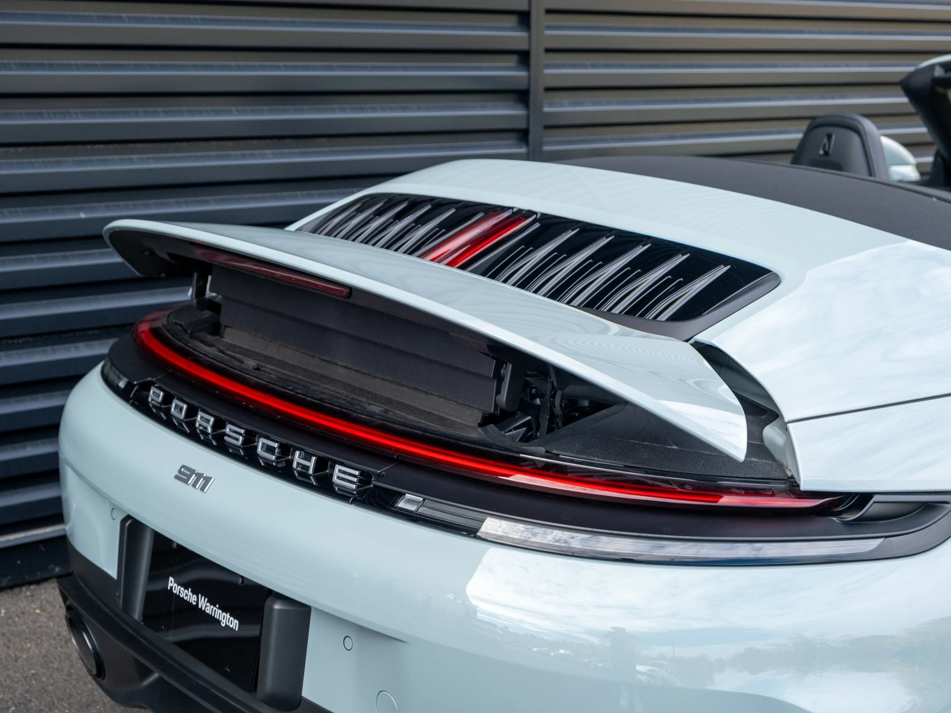 mph047_3076810411_48_3949557571