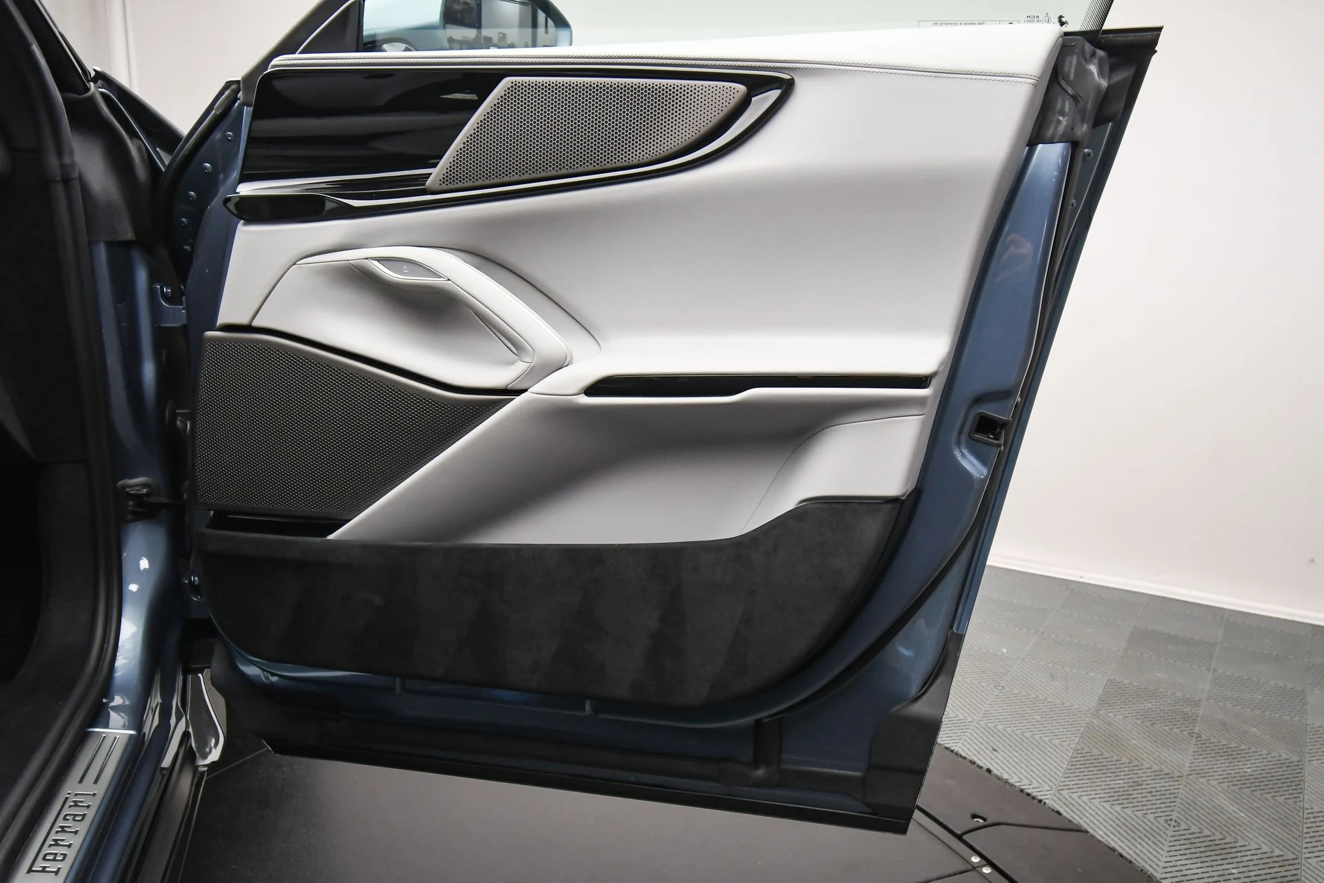 mph047_307739930_b2ef94a7_102f_435f_bb80_d6f8c7439299_401b61bd26