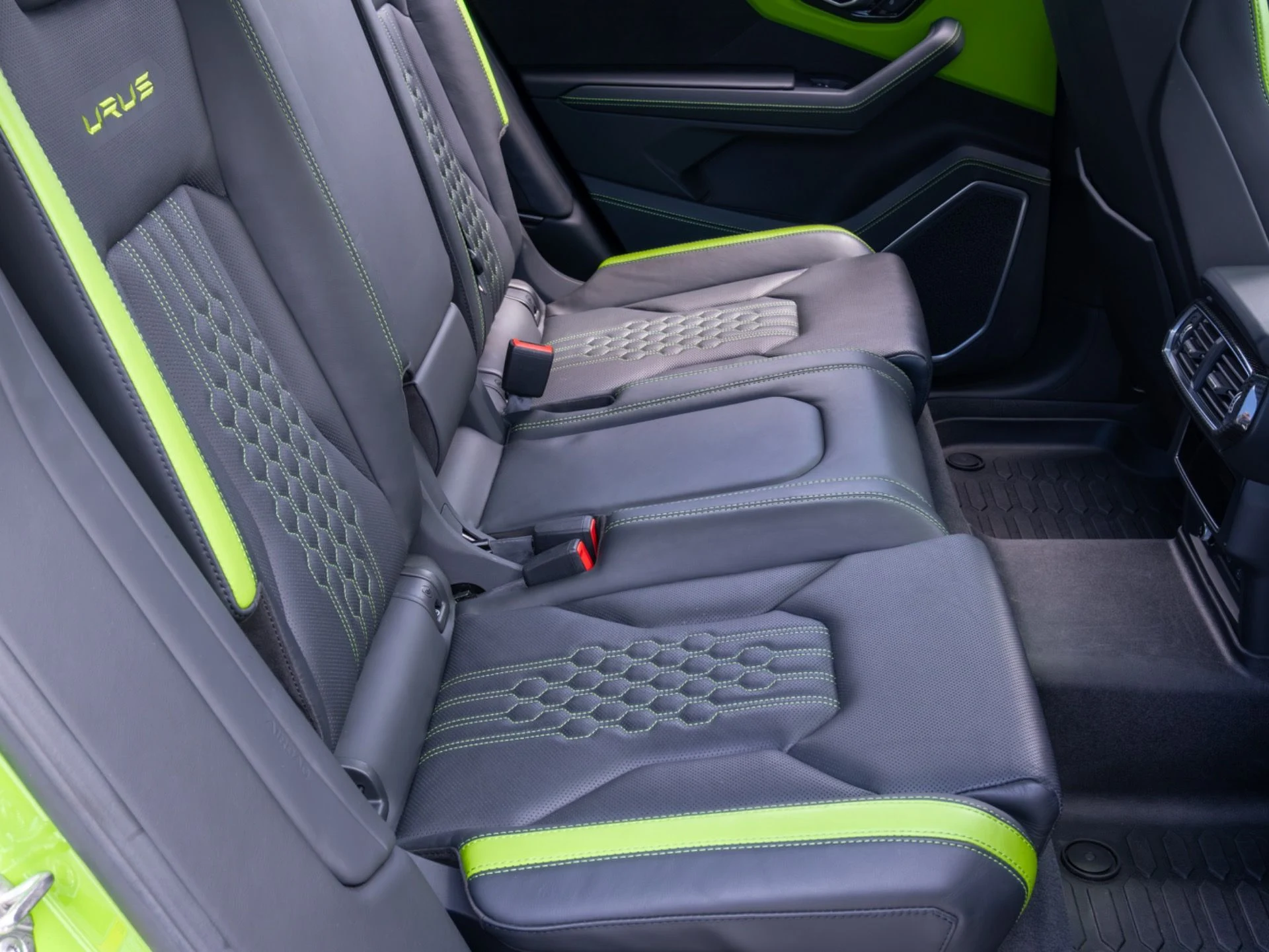 mph047_3079006590_Used_2024_Lamborghini_Urus_S_1775489537_7879561607