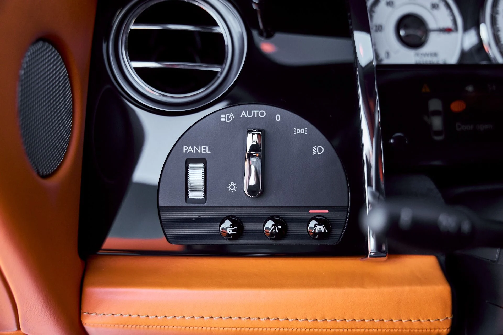 mph047_3083165301_Used_2019_Rolls_Royce_Wraith_Base_1772849664_cf21a916c1