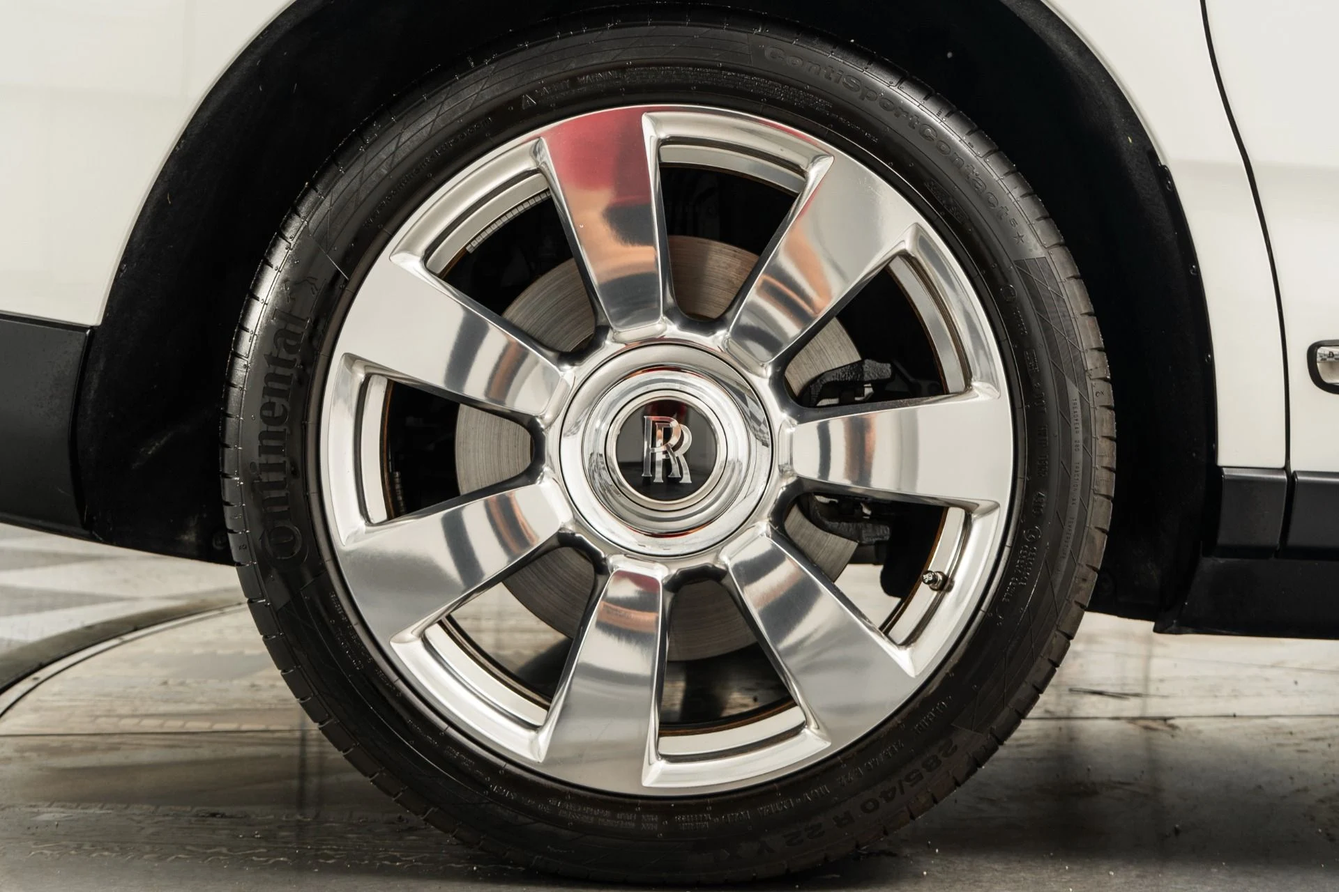 mph047_3084975140_Used_2020_Rolls_Royce_Cullinan_1759852704_8425f0e240