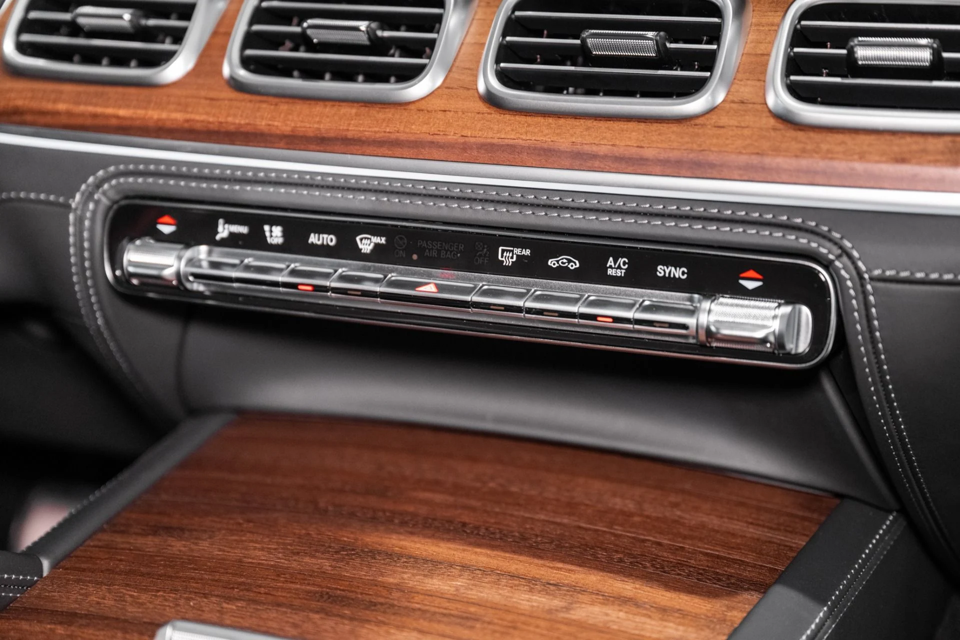 mph047_3086641495_Used_2023_Mercedes_Benz_GLS_Maybach_GLS_600_1762355740_df124549c0