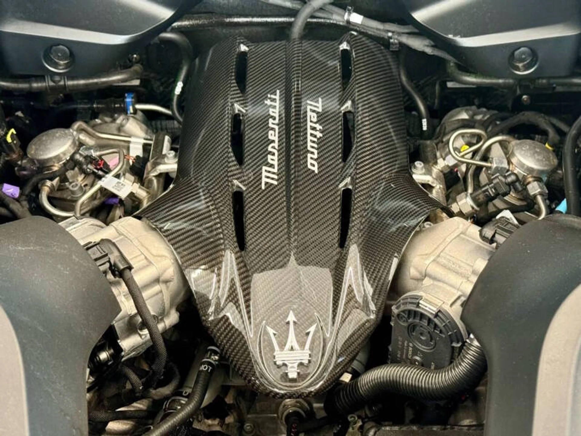 mph047_3086728533_2023_maserati_mc20_base_2dr_coupe_46cfb15a0a