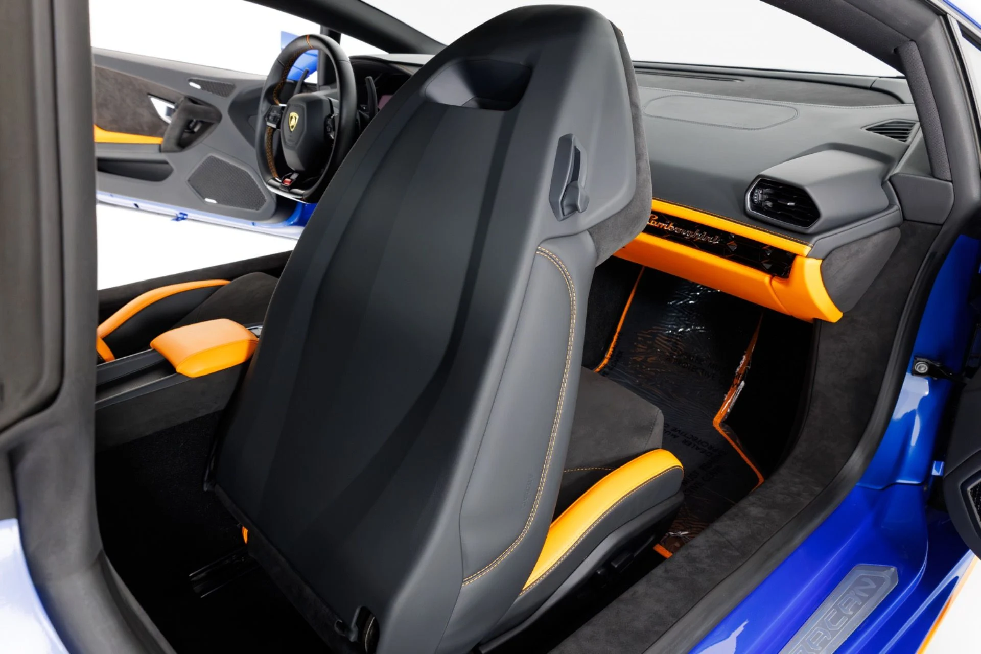 mph047_3094336542_Used_2023_Lamborghini_Huracan_Tecnica_1784830846_d8490158a0