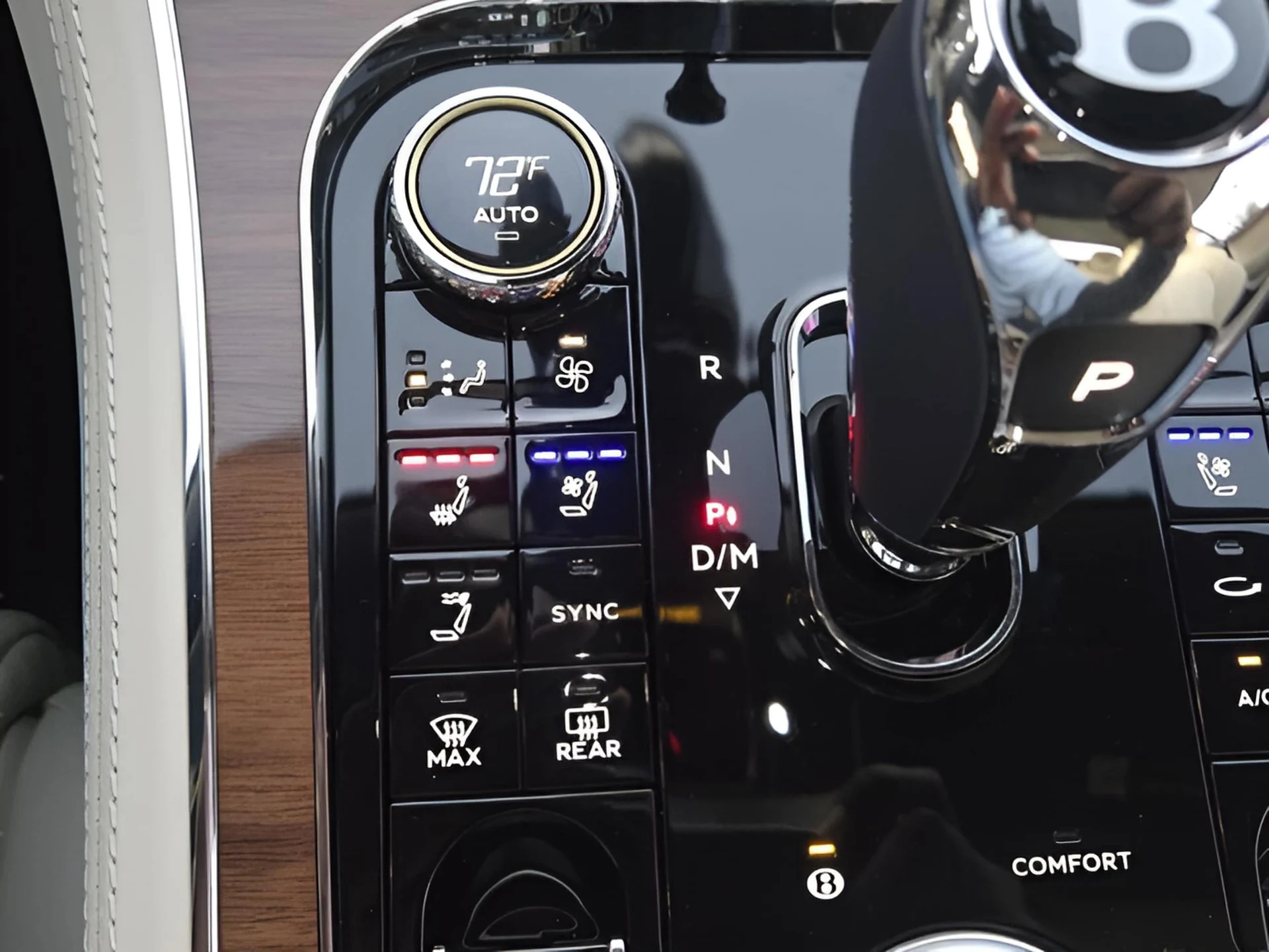 mph047_3095714280_85420c07e16df6e66c0bfd431fa4e783x_37fc210a35