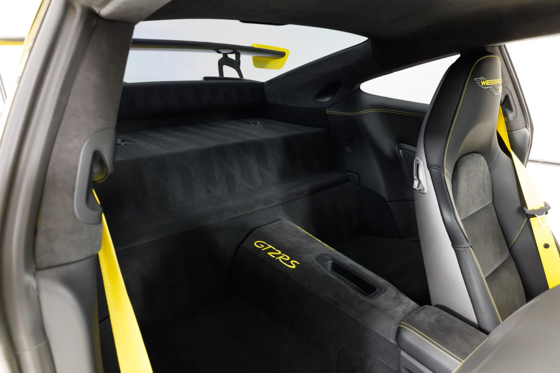 mph047_3095732673_Used_2018_Porsche_911_GT_2_RS_1787778688_f942de5023