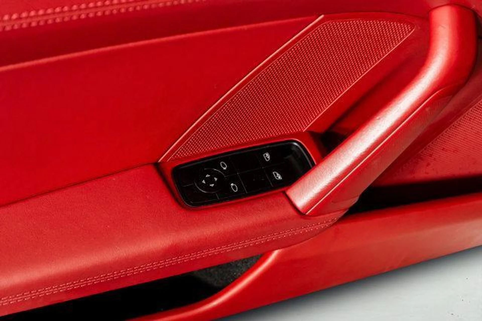 mph047_3096453262_u_Tpg9_Q_Zr3o_O_Iid_I2_Rbwu_Ugu_As_SE_f03624b8db