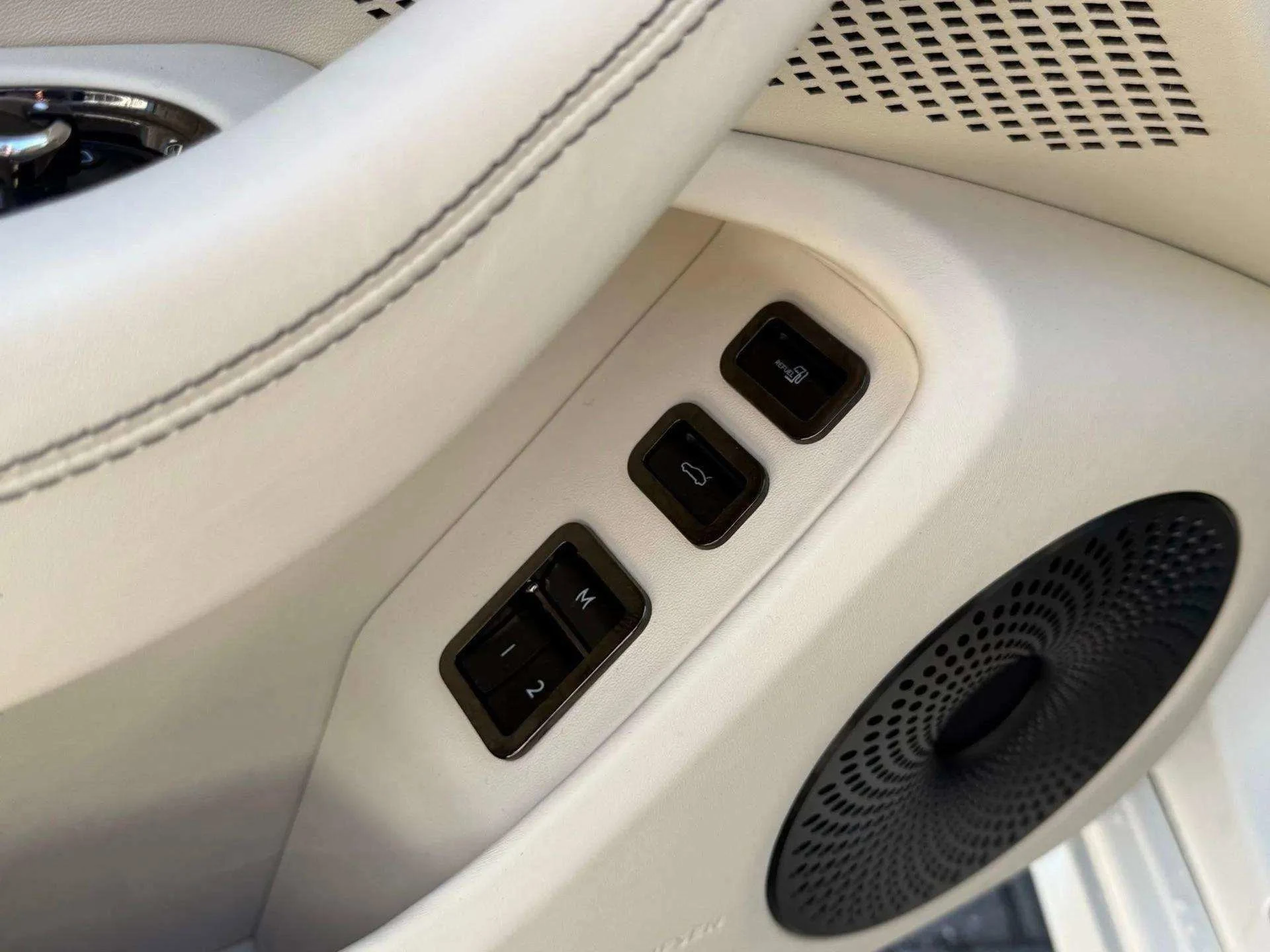 mph047_3121059338_a814d4a80bdd43d8a4eeeee35865b8b6_0eecc0a258