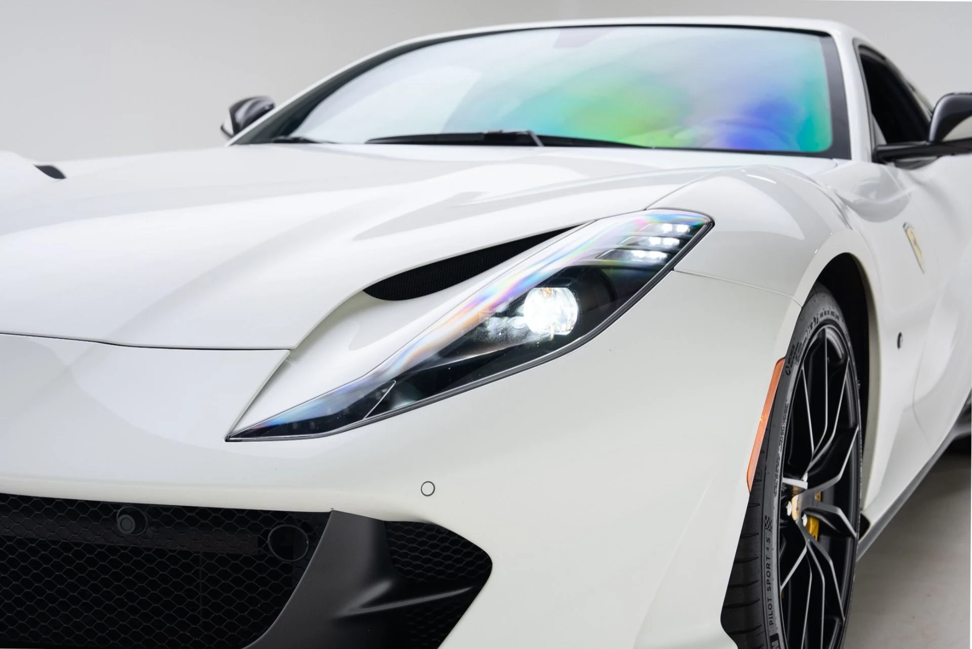 mph047_3168401496_Used_2018_Ferrari_812_Superfast_1770943815_d3e0a00def