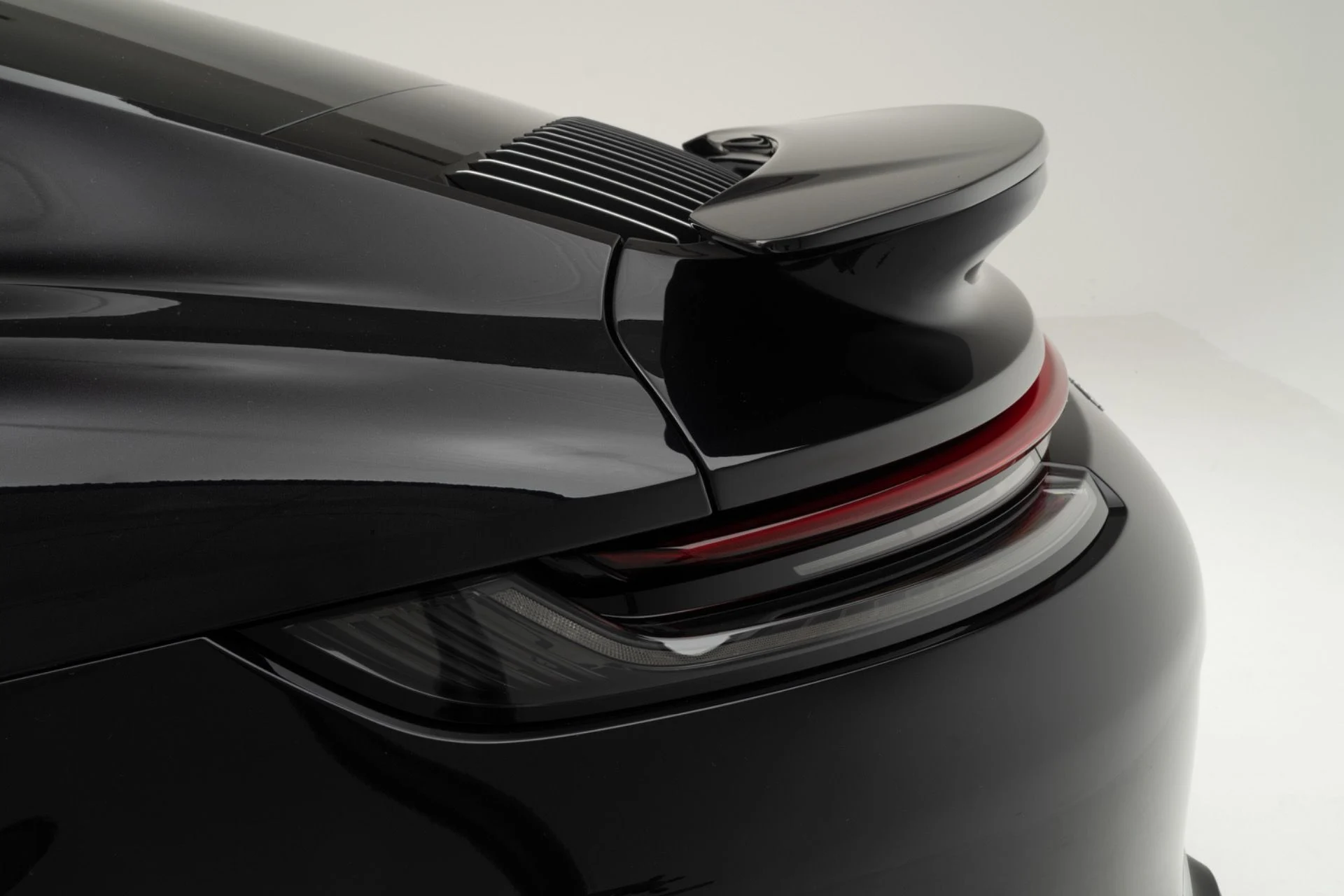 mph047_3170672655_Used_2025_Porsche_911_Turbo_S_1780412804_66a901d61d