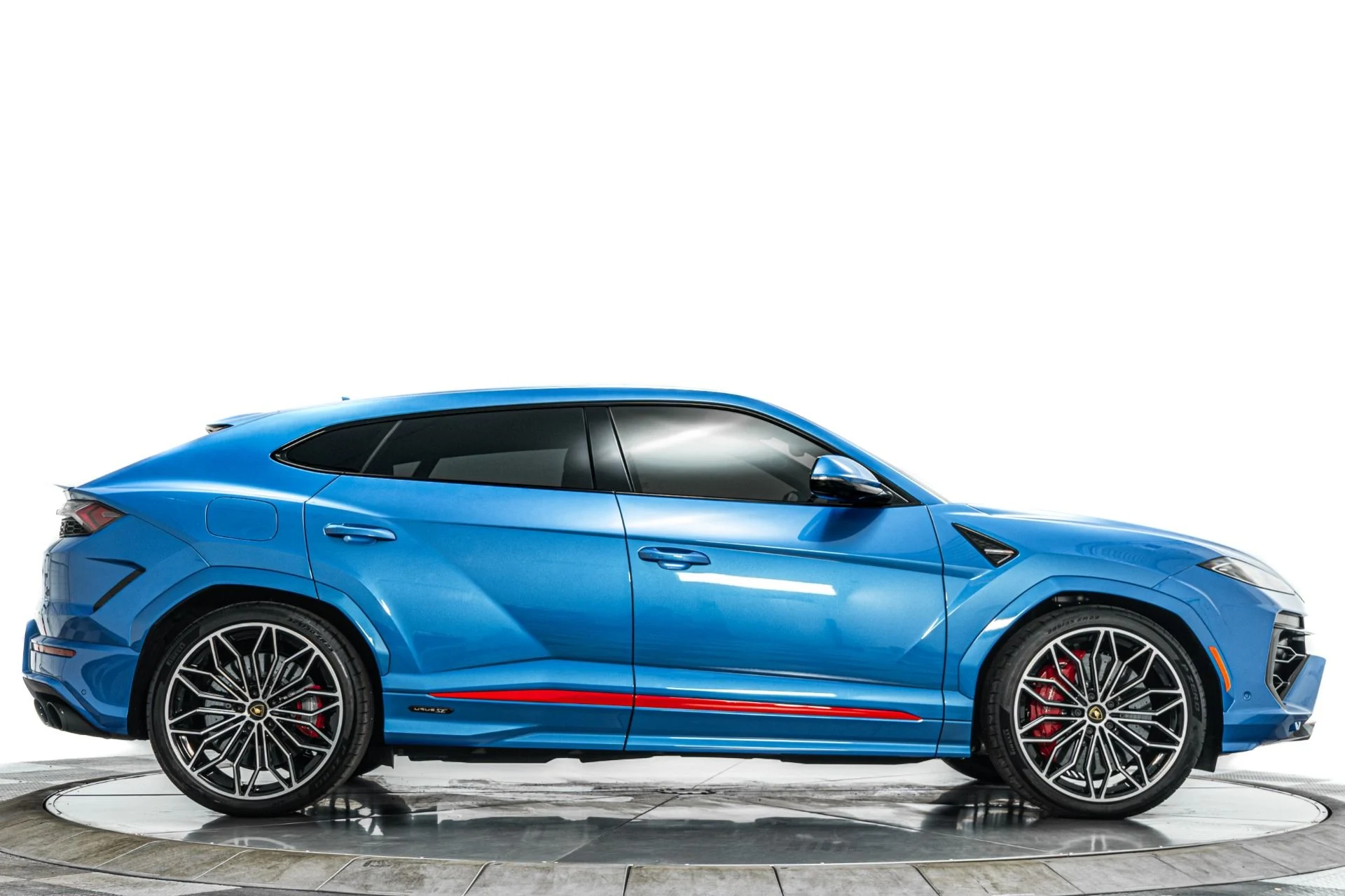 mph047_3195446486_Used_2025_Lamborghini_Urus_SE_Bang_and_Olufsen_Audio_Two_Tone_Interior_789_Horsepower_1773150487_ab4491311b