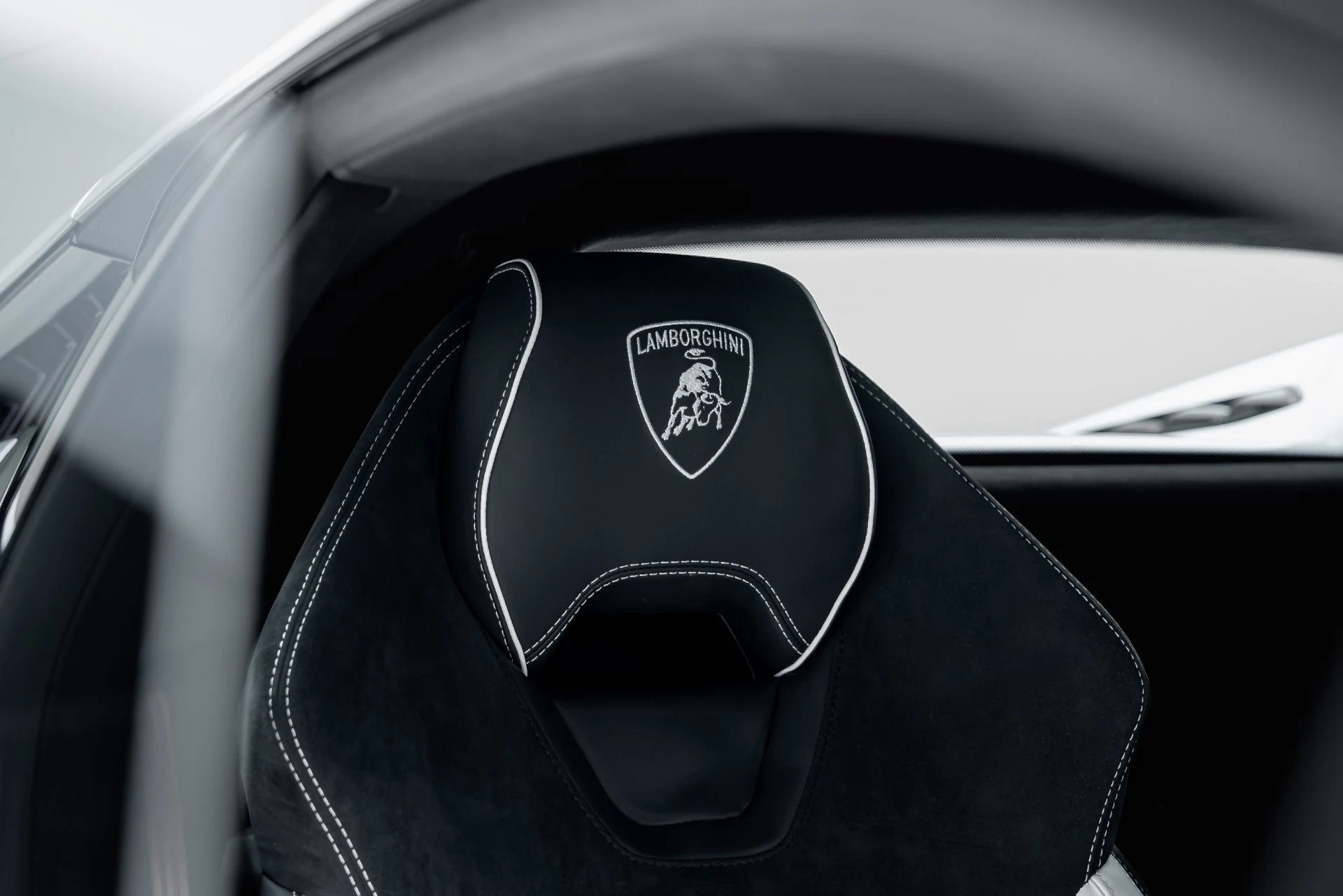 mph047_32346311_Used_2023_Lamborghini_Huracan_Tecnica_1787597780_7914236212