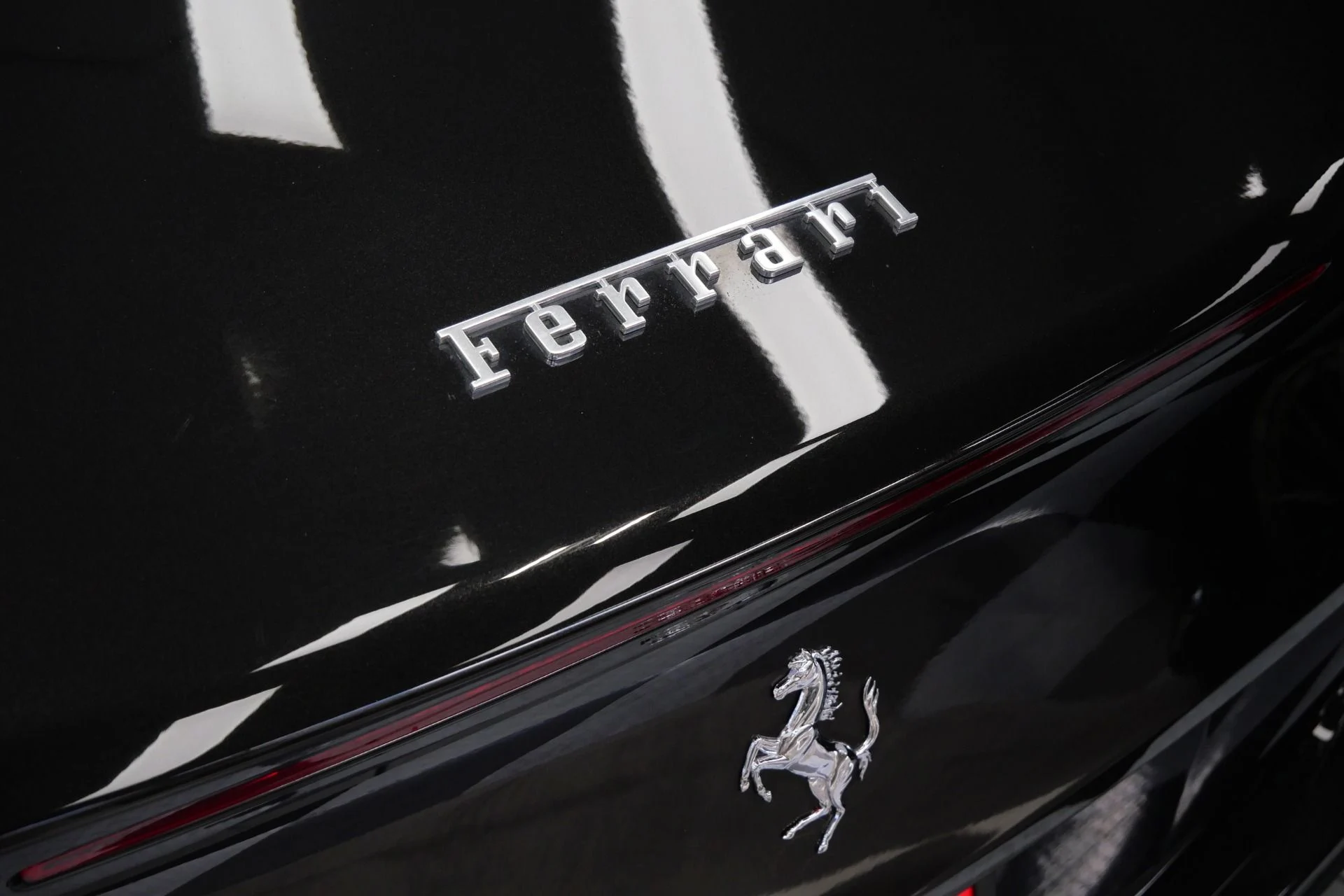 mph047_3279674482_Used_2015_Ferrari_California_T_Diamond_Quilted_Seats_Carbon_Fiber_Driving_Zone_1780071099_31a0b6b7a5