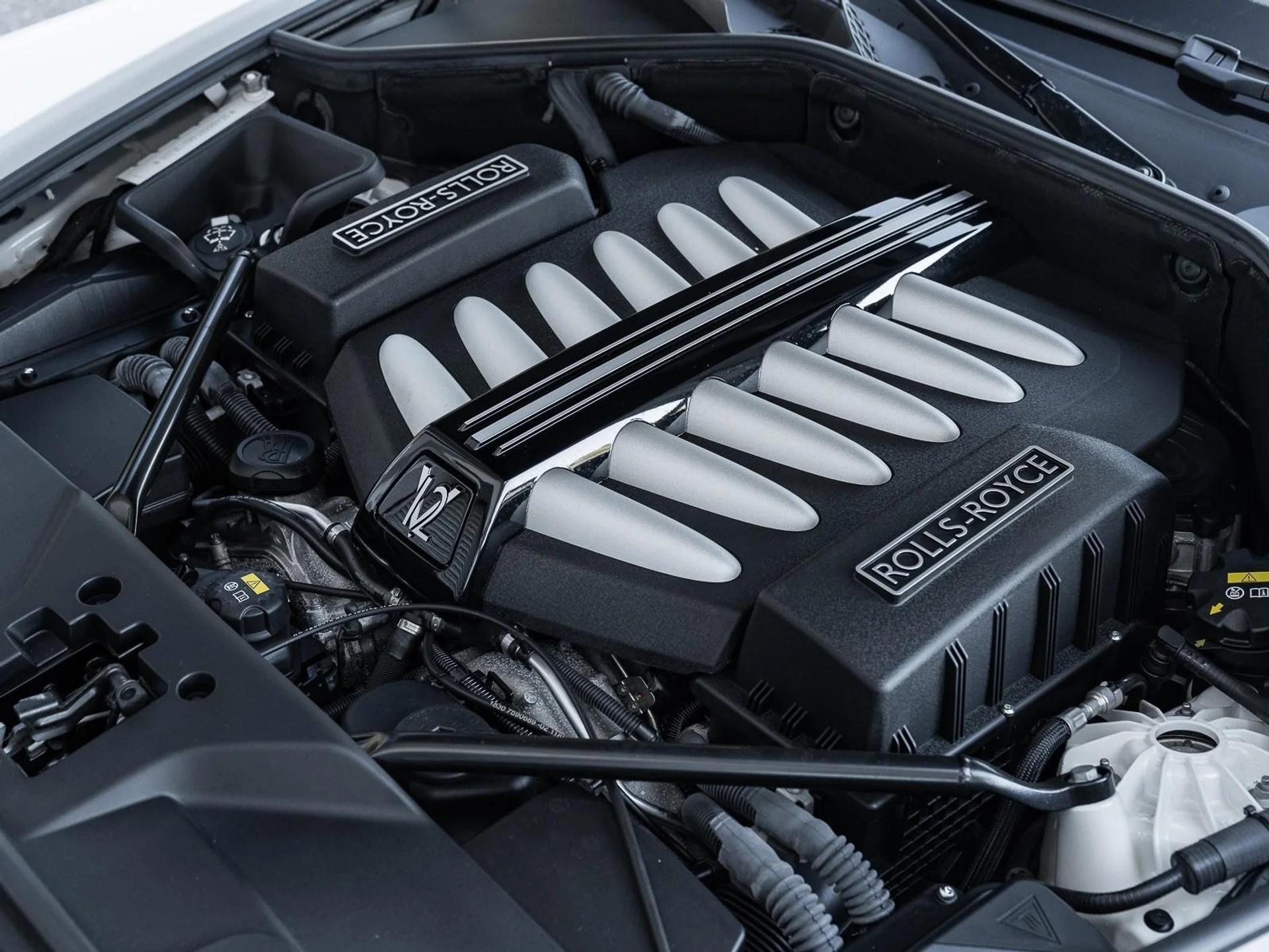 mph047_3281441686_Used_2019_Rolls_Royce_Dawn_1761832879_c4321b5836