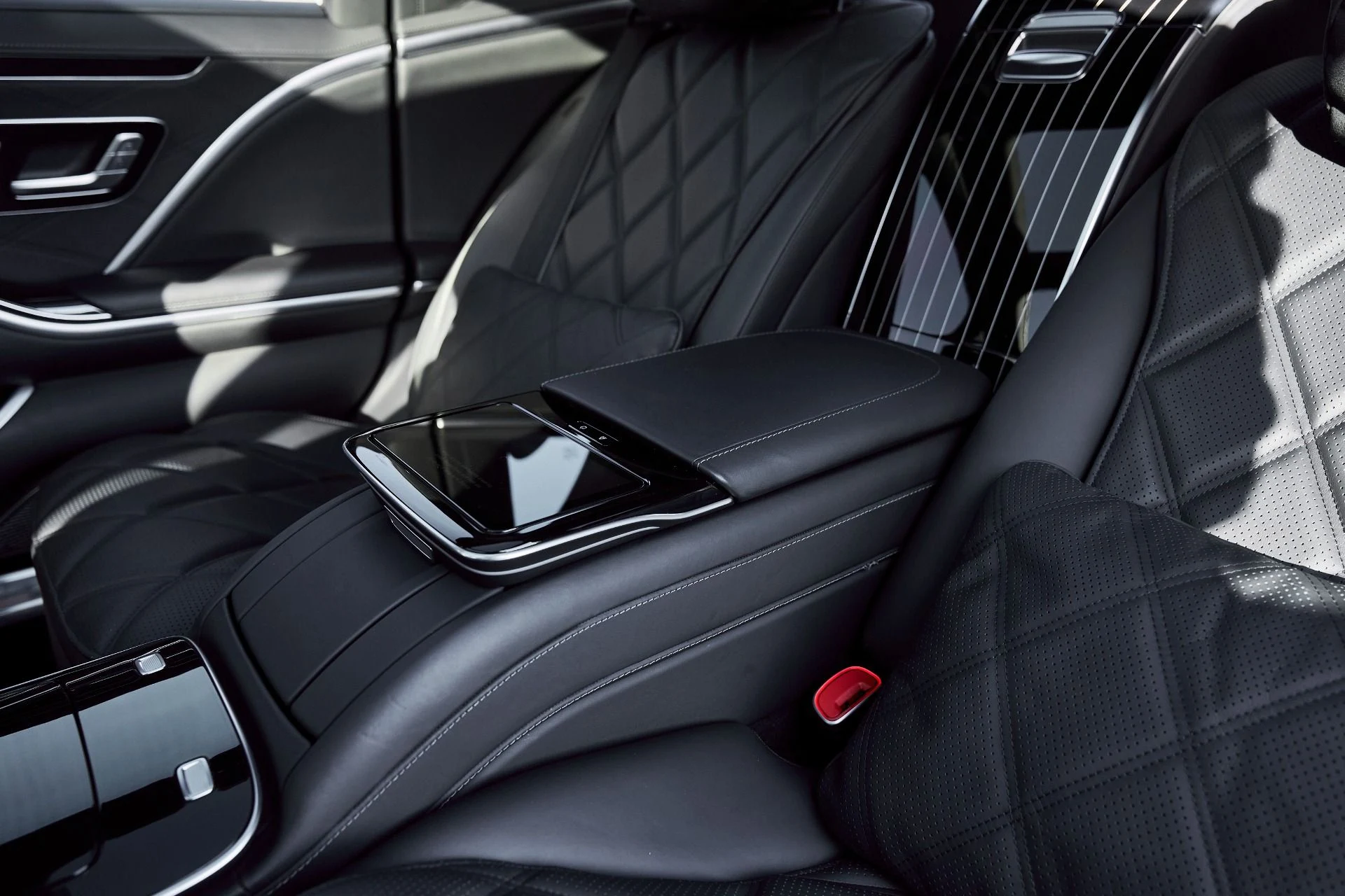 mph047_3293756222_Used_2023_Mercedes_Benz_S_Class_Maybach_S_680_1769804036_194ddc0466