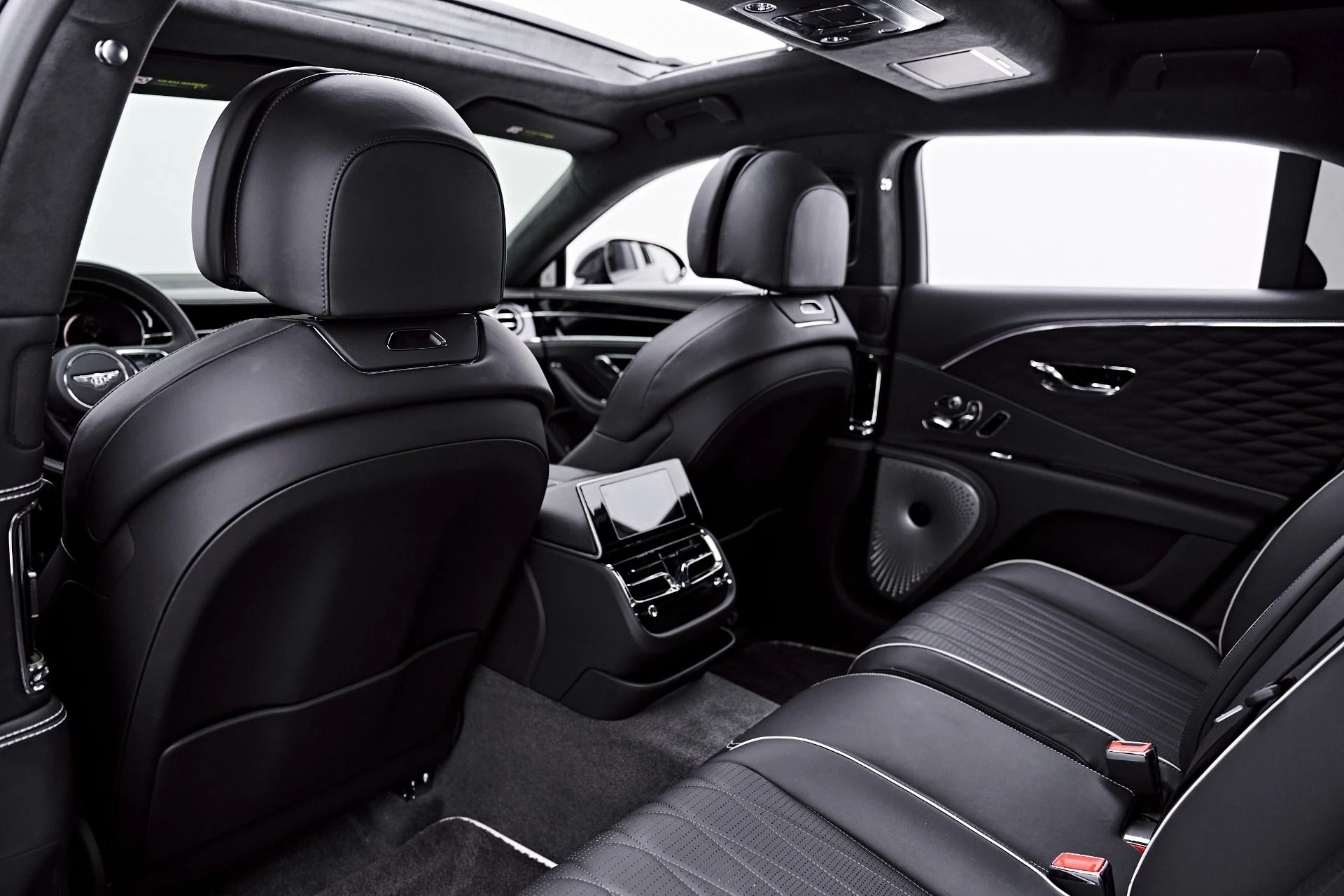 mph047_3298781070_Used_2023_Bentley_Flying_Spur_V8_1789628102_505b8a516a