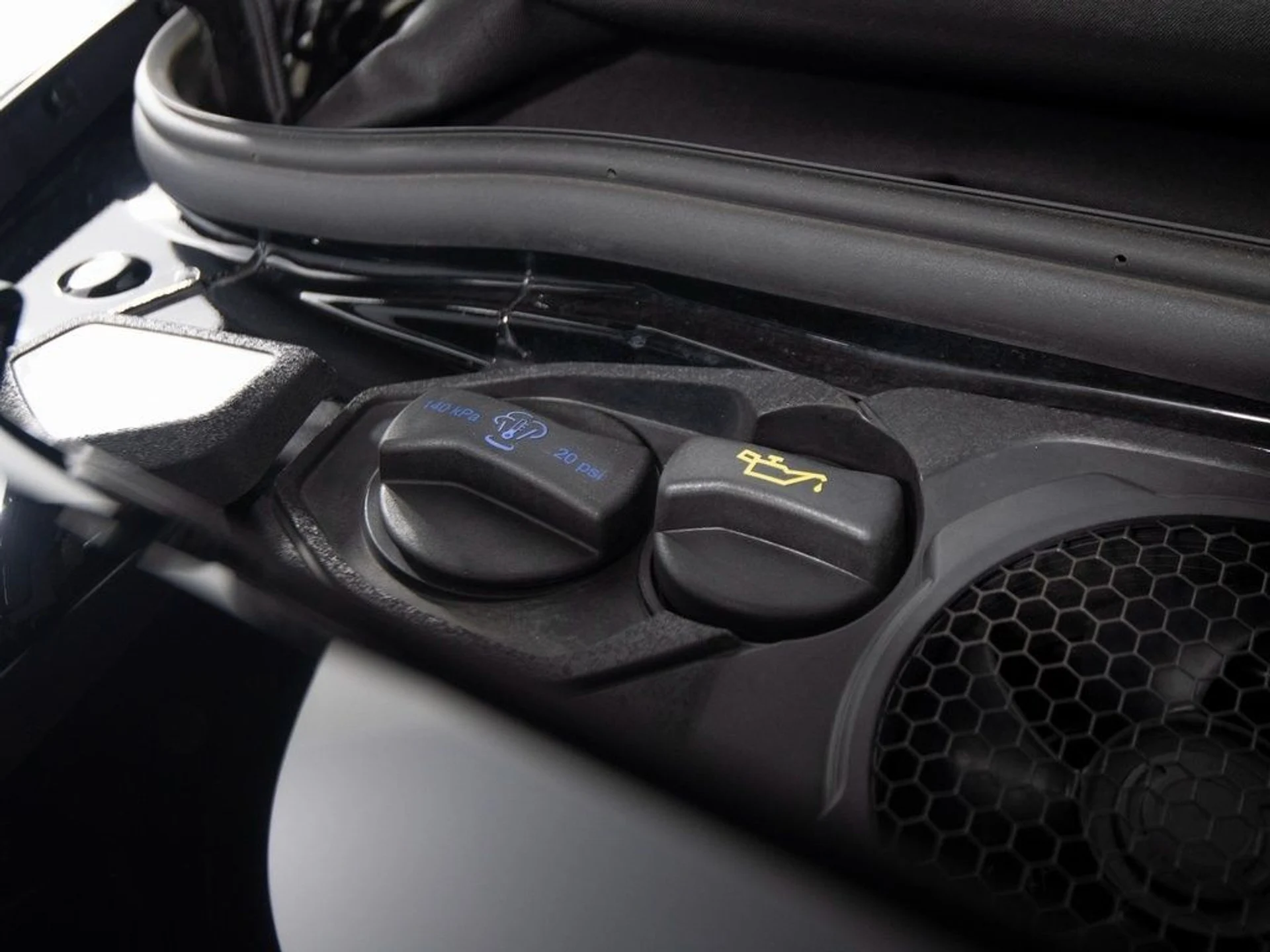 mph047_3340107618_40ba168c1fd82bba6a267af1e351740ax_e8968f3d01