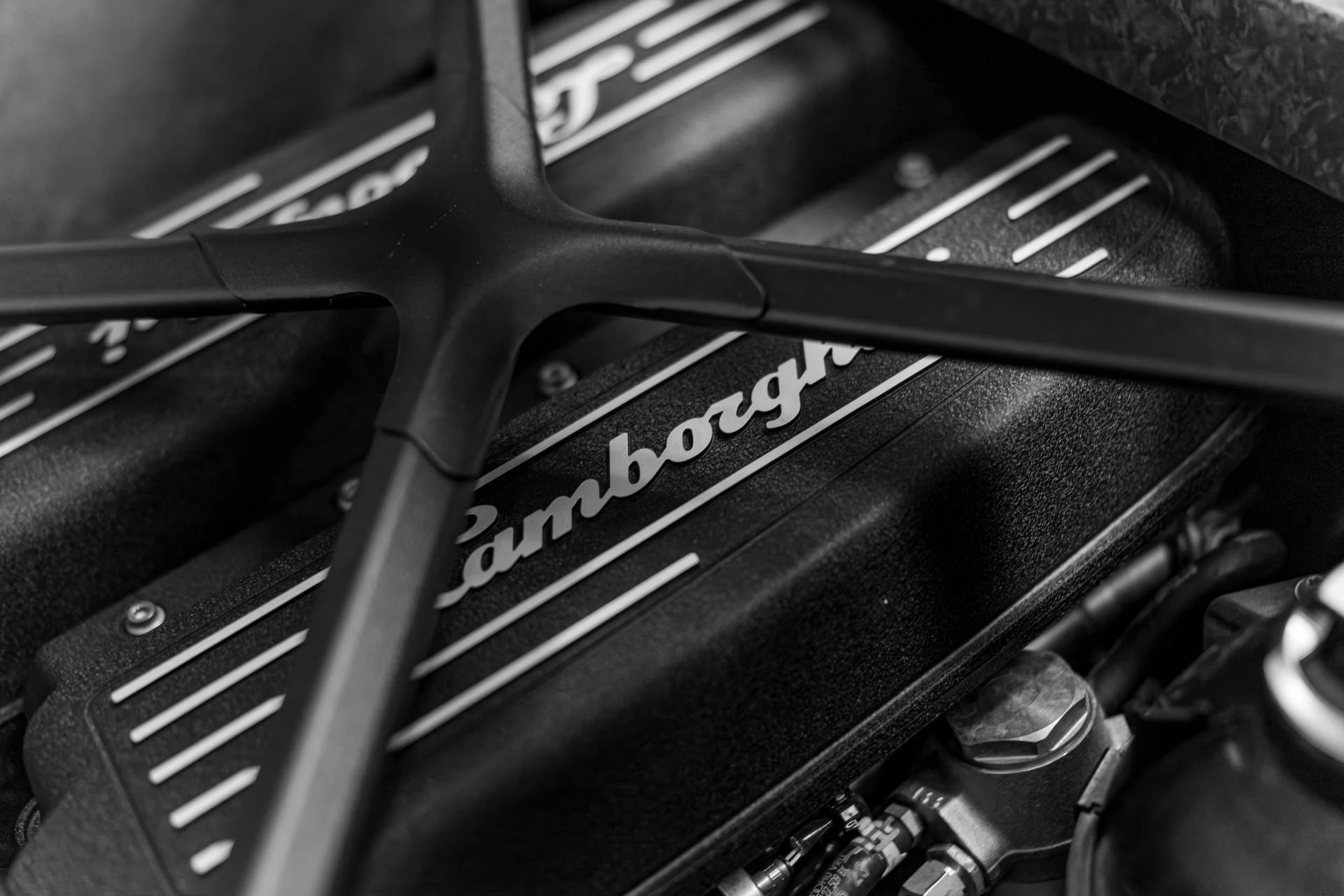 mph047_3371988422_Used_2017_Lamborghini_Huracan_1765410503_a11118f3f8