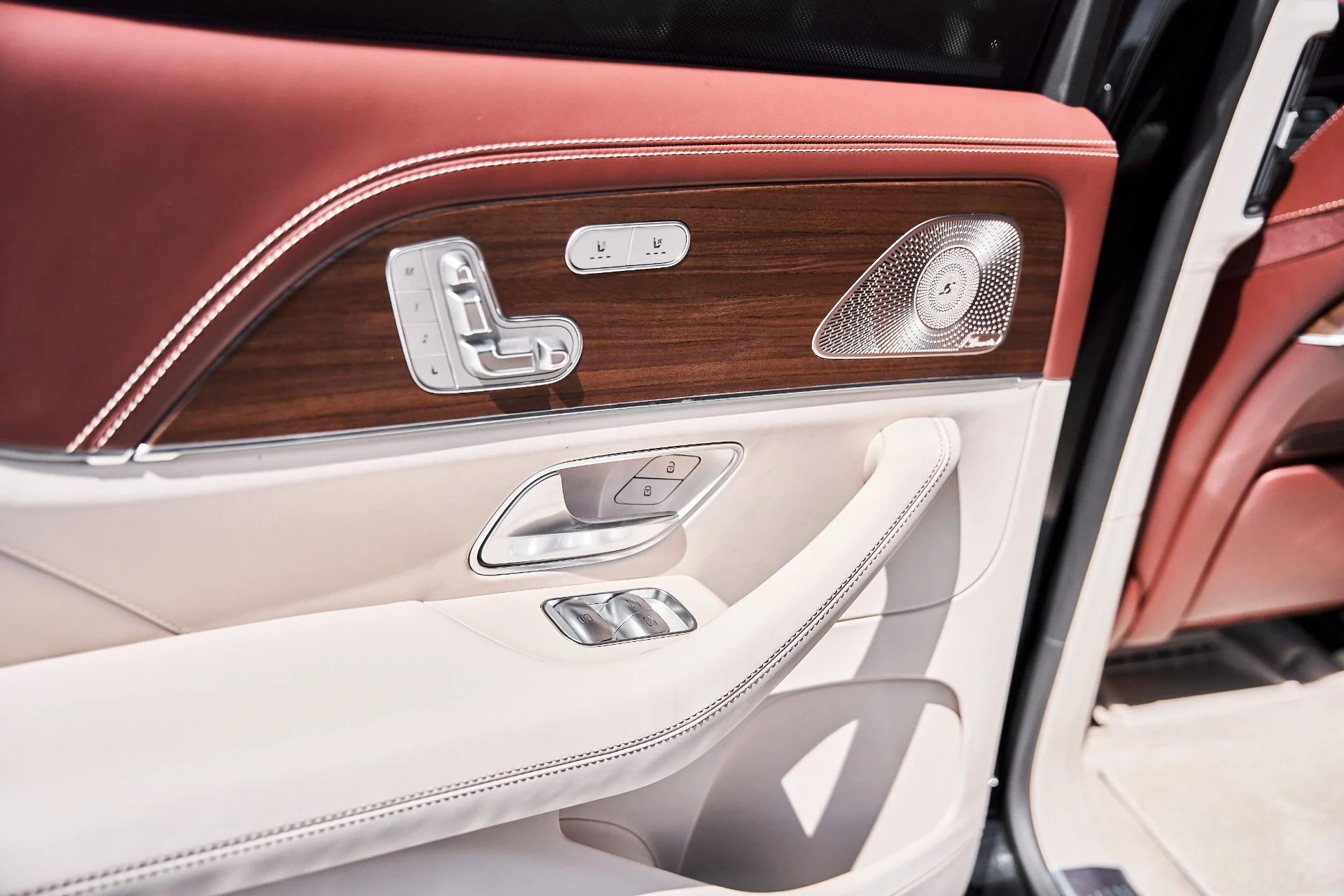 mph047_340091499_Used_2026_Mercedes_Benz_GLS_Maybach_GLS_600_1776732816_72ff6c852a