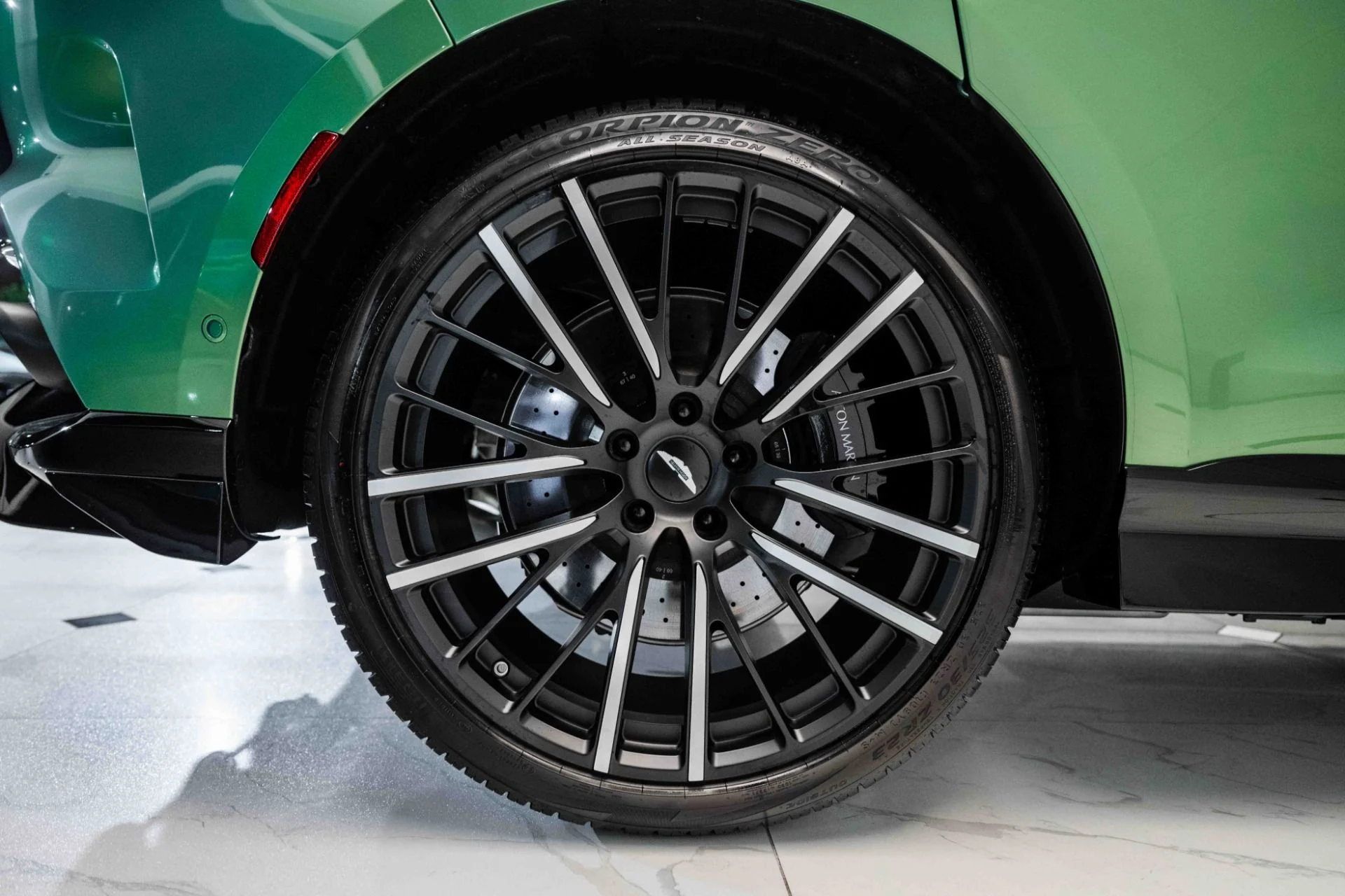 mph047_3401665075_Used_2025_Aston_Martin_DBX_707_1730812755_95578a4285