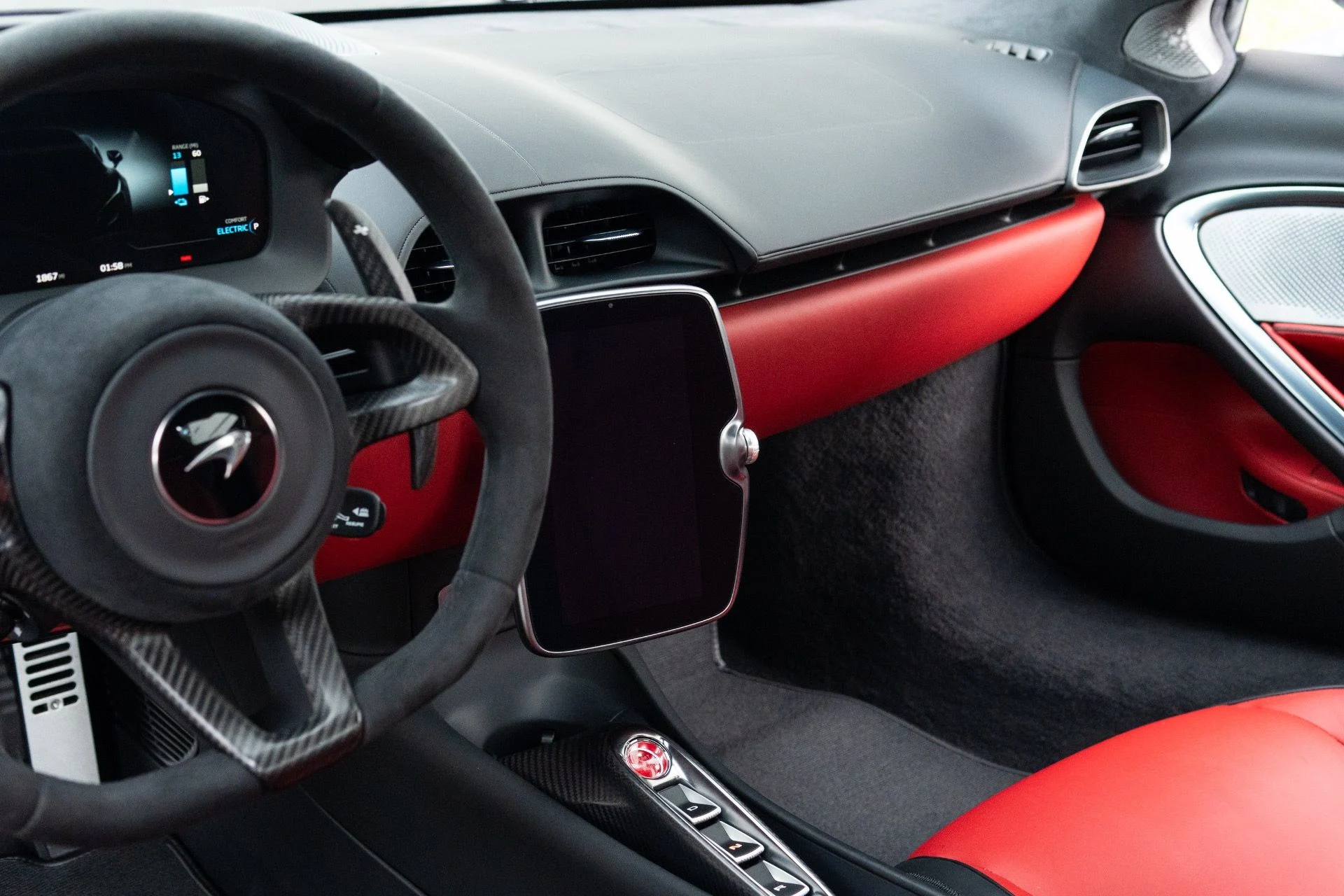 mph047_3402894983_Used_2023_Mc_Laren_Artura_1776712926_e0609be240