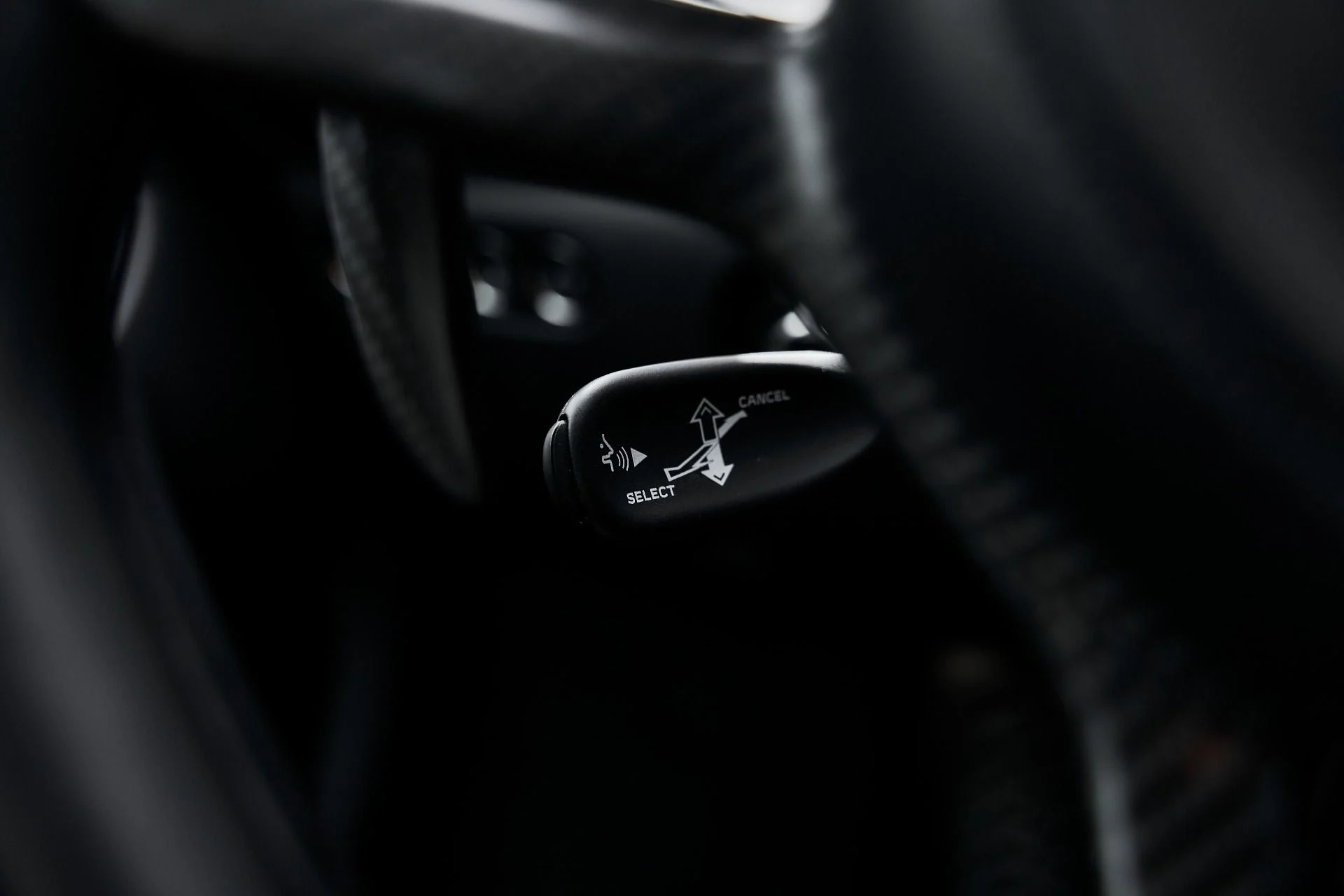 mph047_3407079297_Used_2024_Mc_Laren_Artura_1775583391_9bcc580bb0