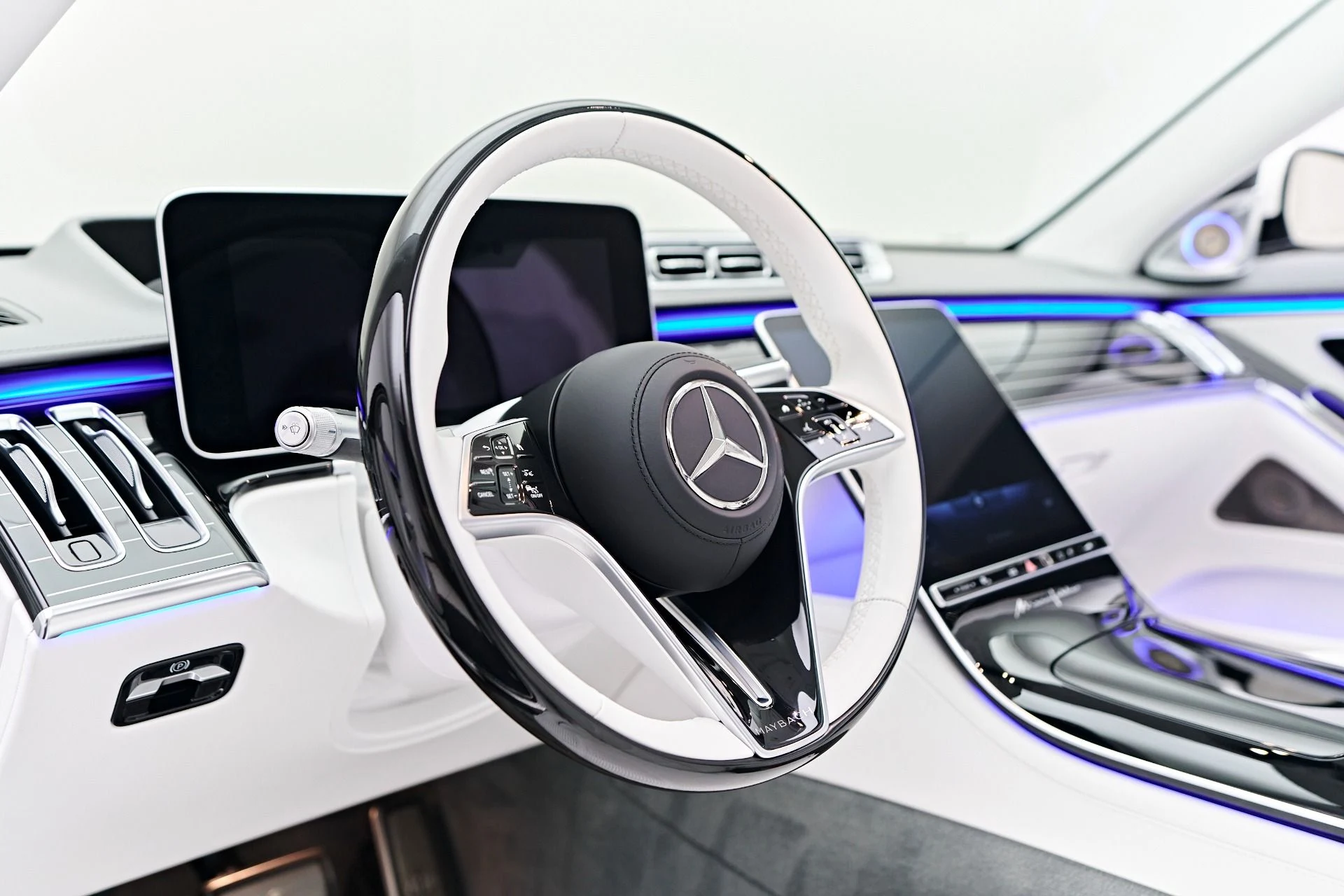 mph047_3416397297_Used_2023_Mercedes_Benz_S_Class_Maybach_S_680_1755991259_5a762880f2