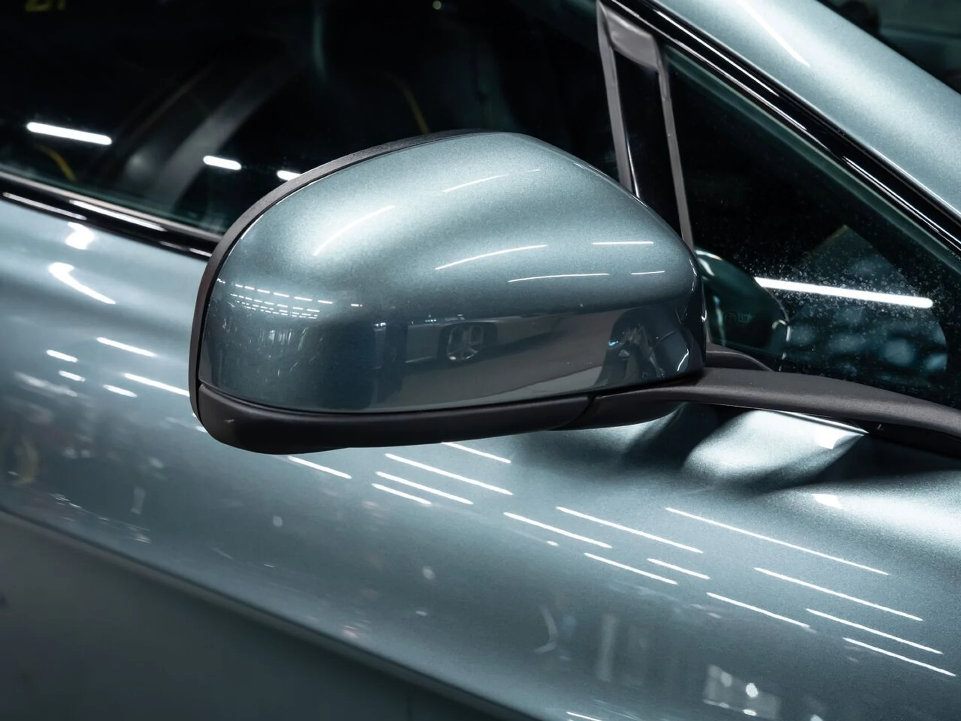 mph047_3432472810_aston_martin_v8_vantage_2015_0204b74657