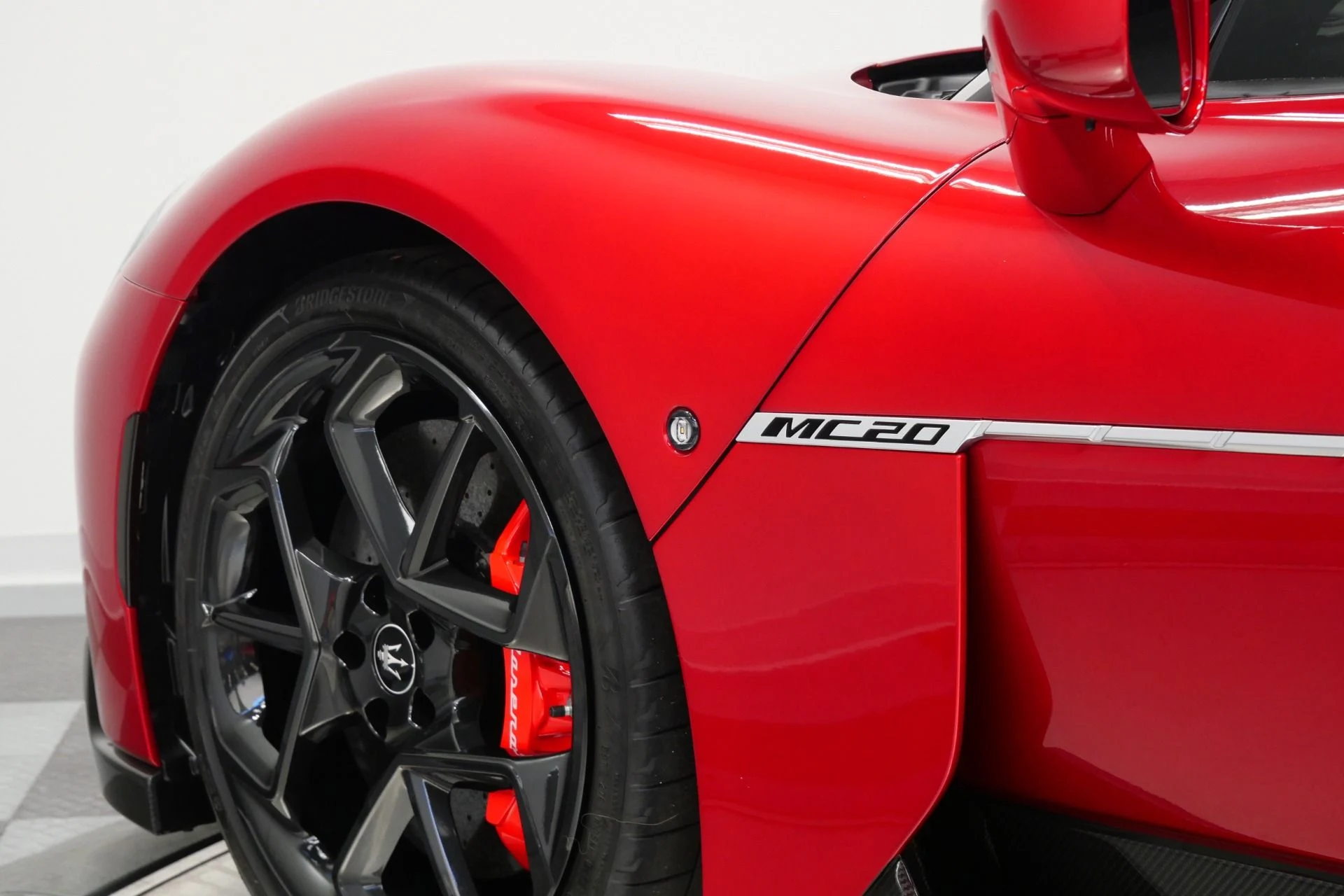 mph047_3468338921_Used_2023_Maserati_MC_20_Cielo_1598_Miles_Carbon_Ceramic_Brakes_Interior_Exterior_Carbon_Packages_1776351589_9715eb9055