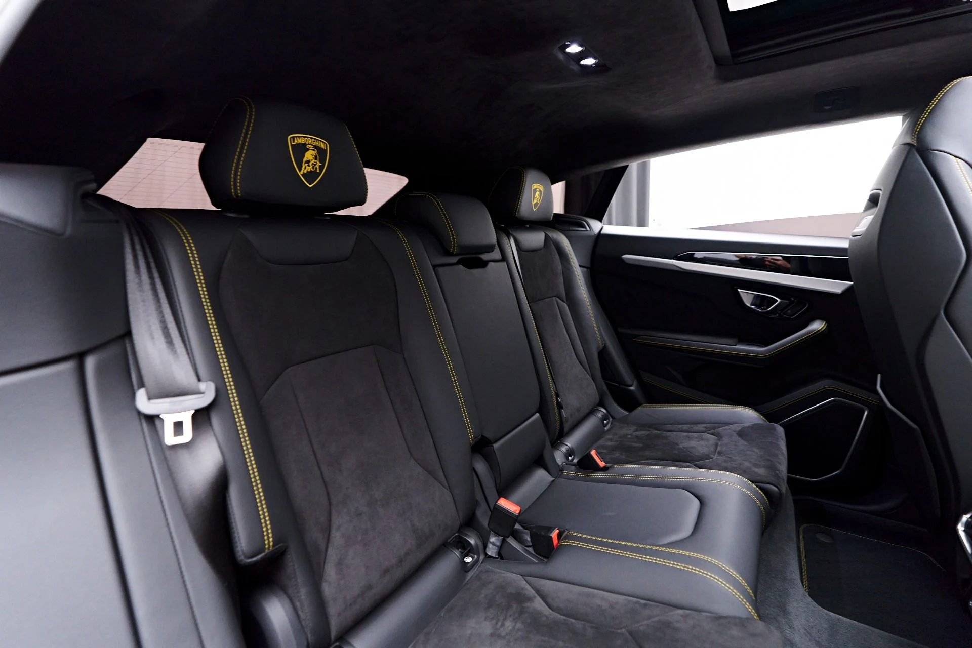 mph047_3480024487_Used_2021_Lamborghini_Urus_Base_1758751770_2127ccf99b