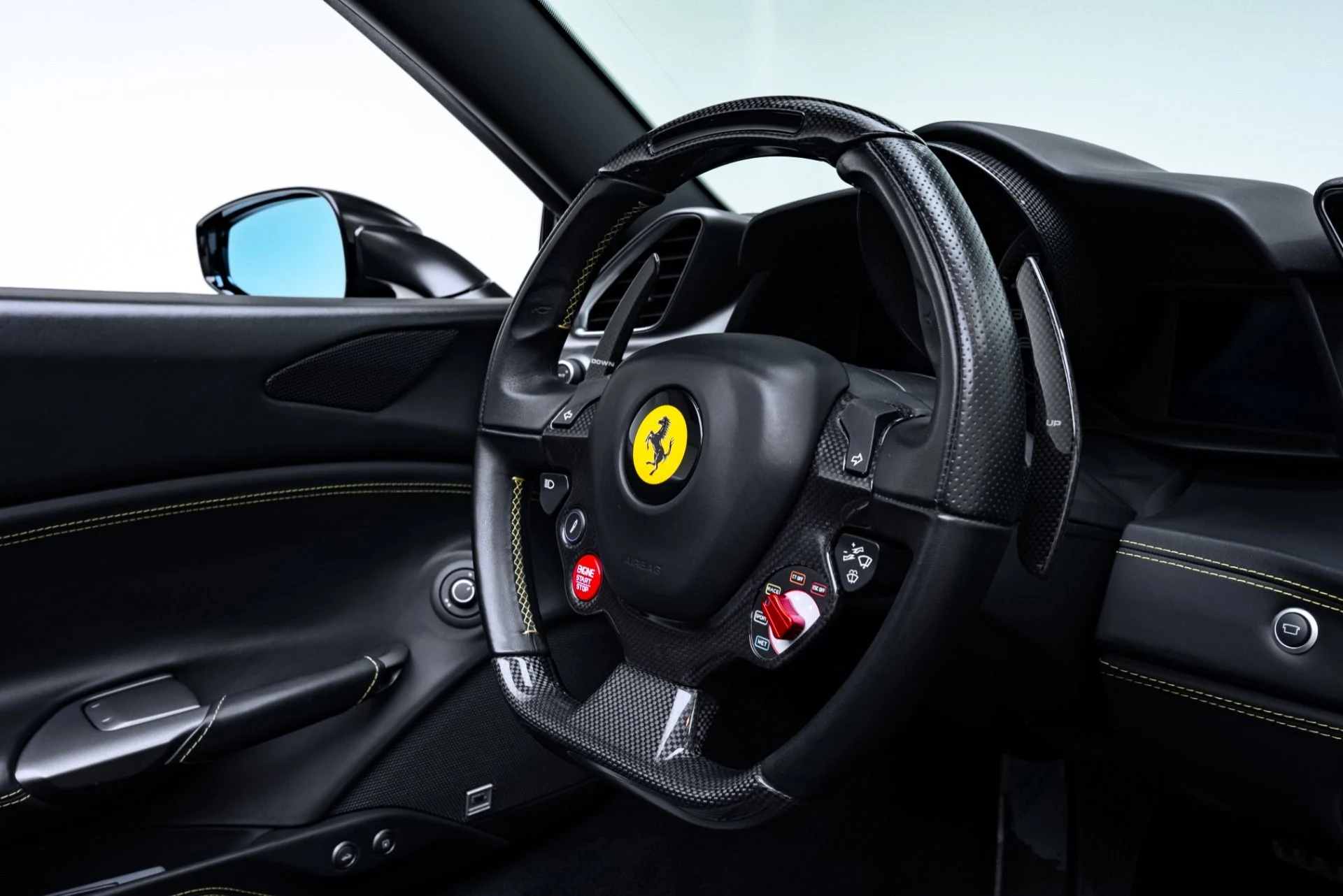 mph047_3480296828_Used_2018_Ferrari_488_Spider_1771880321_90313020fc