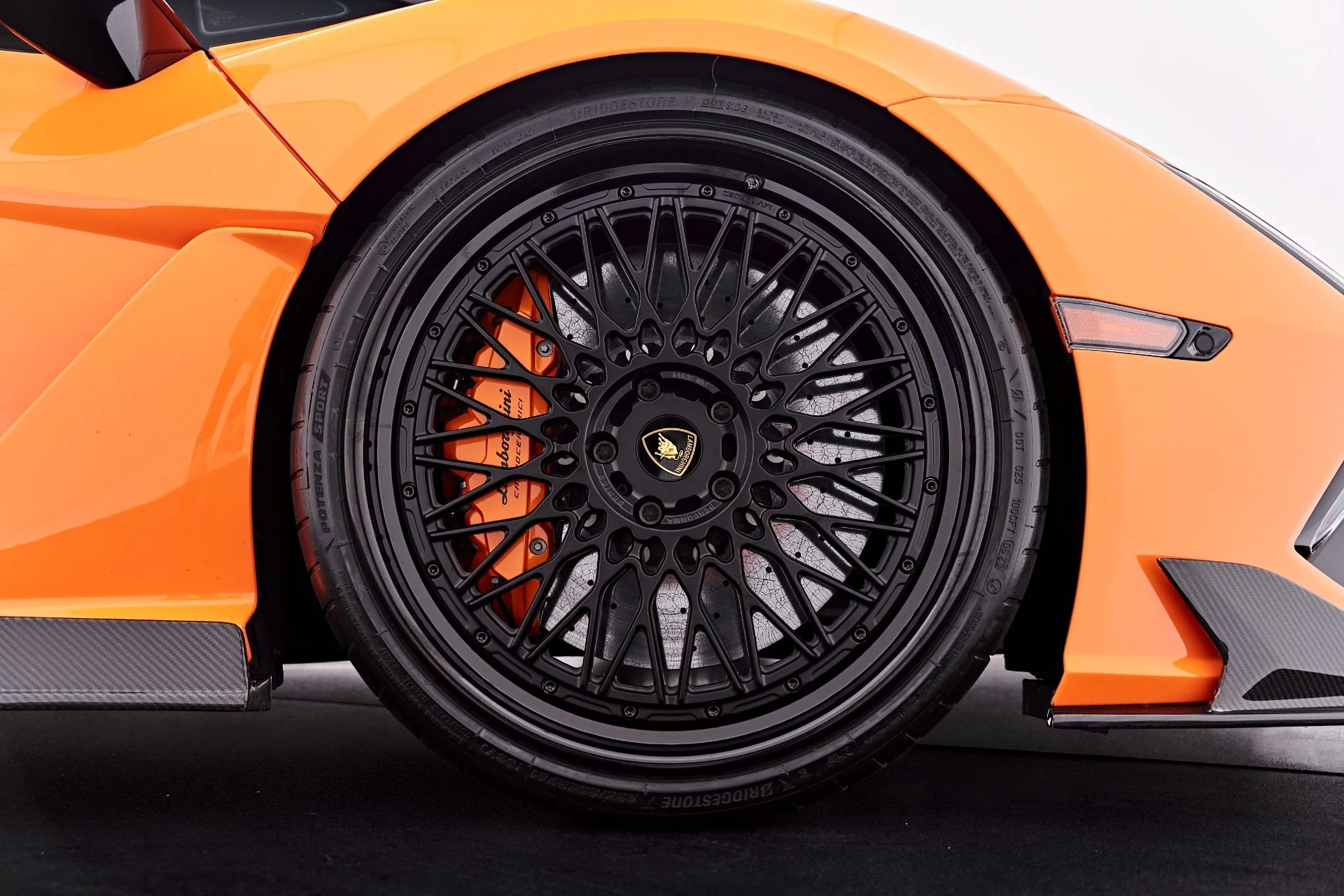 mph047_3497422763_Used_2025_Lamborghini_Revuelto_Base_1786151821_0dec3b847b