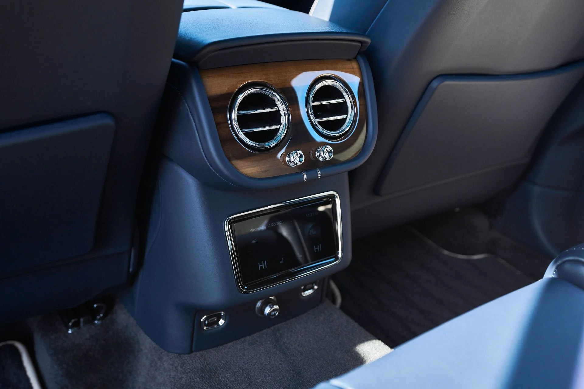 mph047_3515331536_Used_2021_Bentley_Bentayga_V8_1764209045_a45fd569be