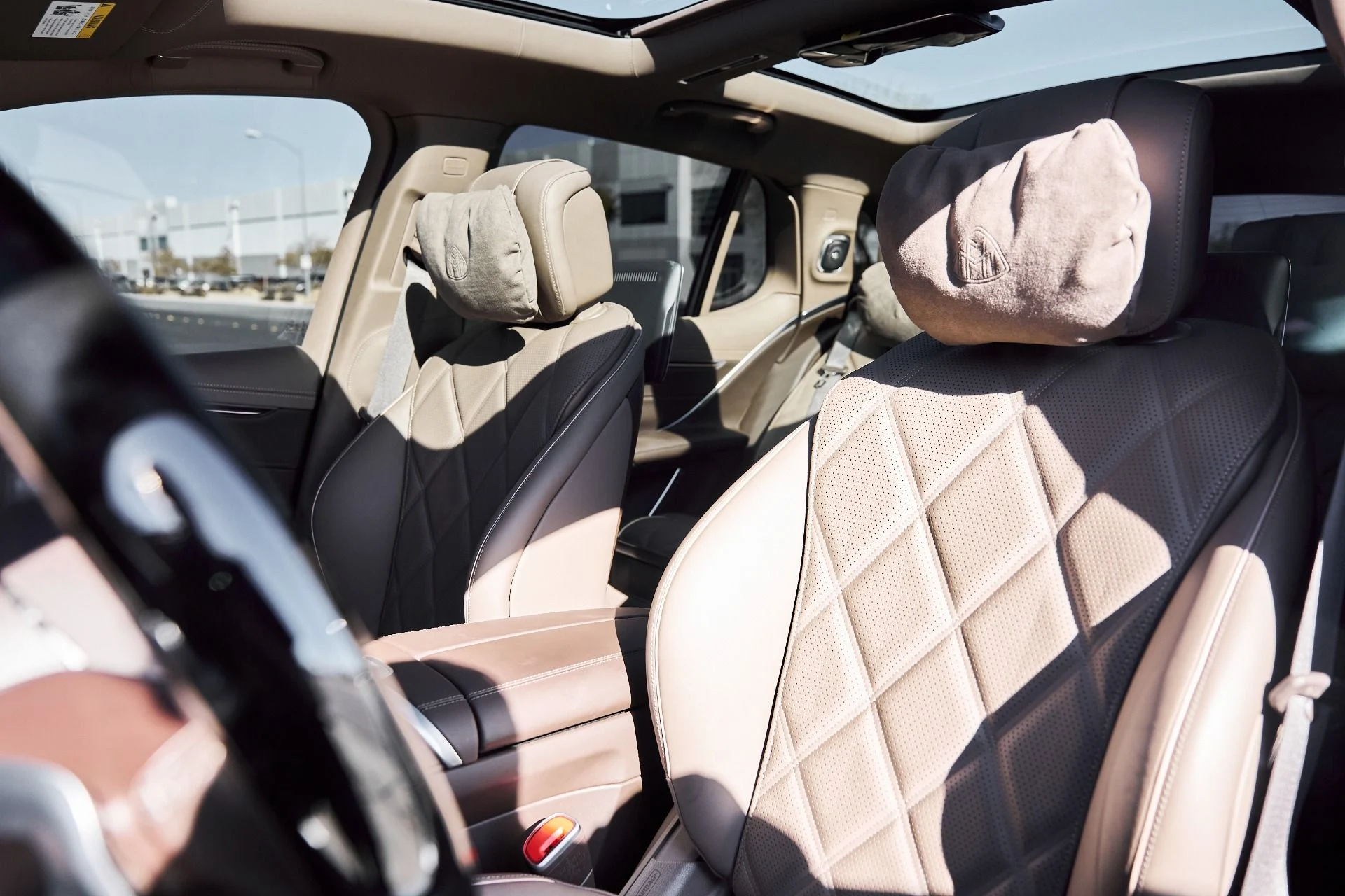 mph047_3531722532_Used_2025_Mercedes_Benz_EQS_Maybach_EQS_680_1770508820_32202e2a27