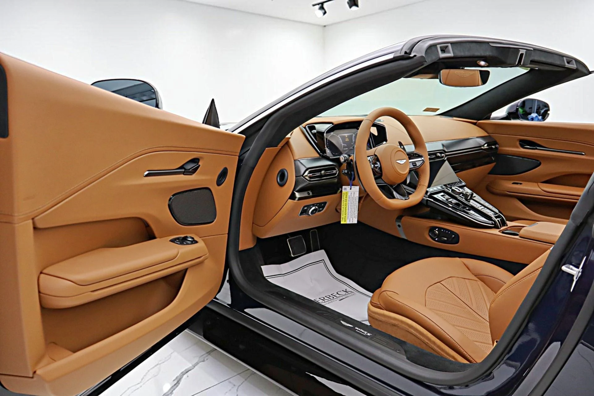 mph047_3537444434_New_2026_Aston_Martin_Vantage_S_Roadster_501a540252