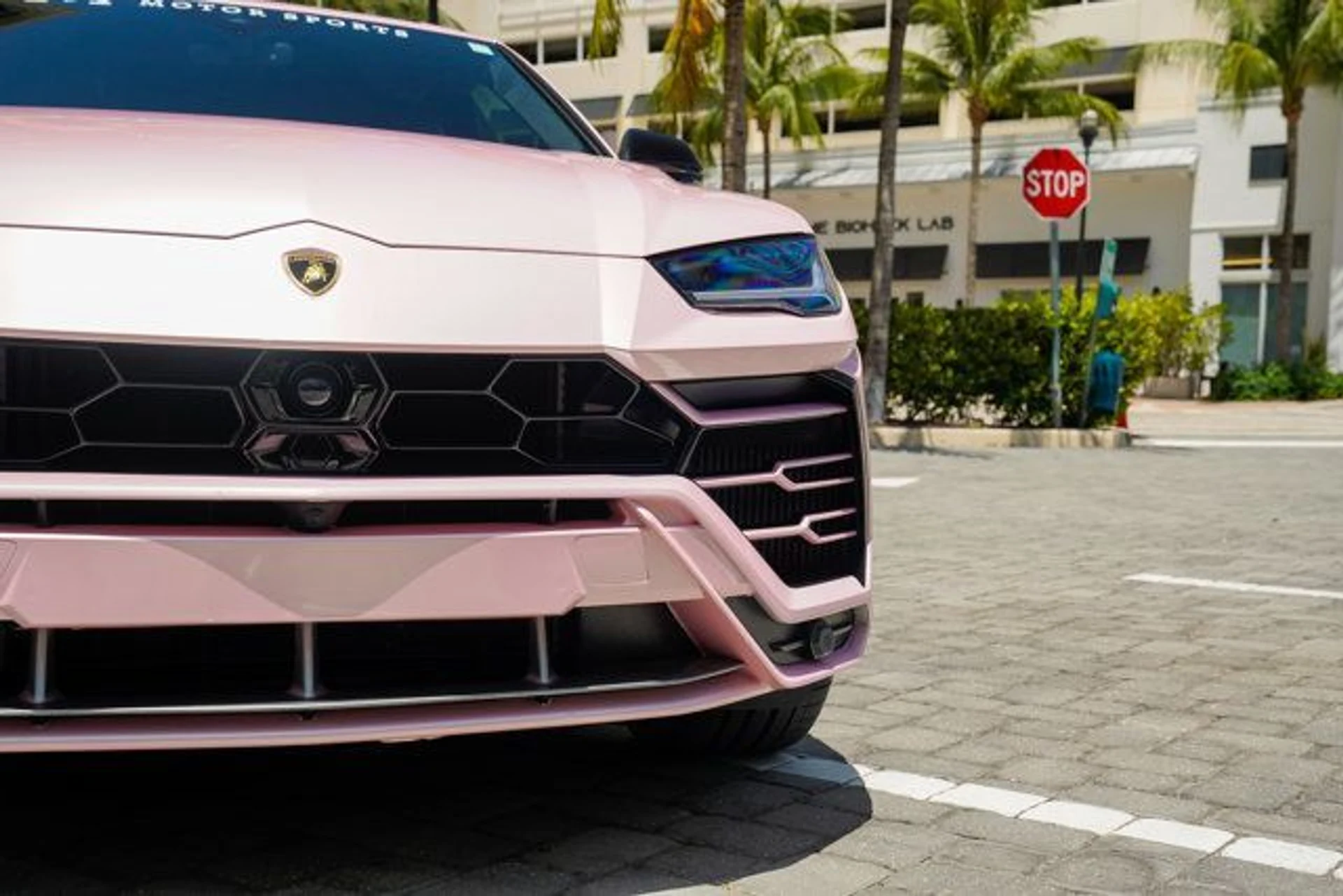 mph047_35430814_used_2021_lamborghini_urus_awd_14354_22713615_48_640_ee1f3bd309