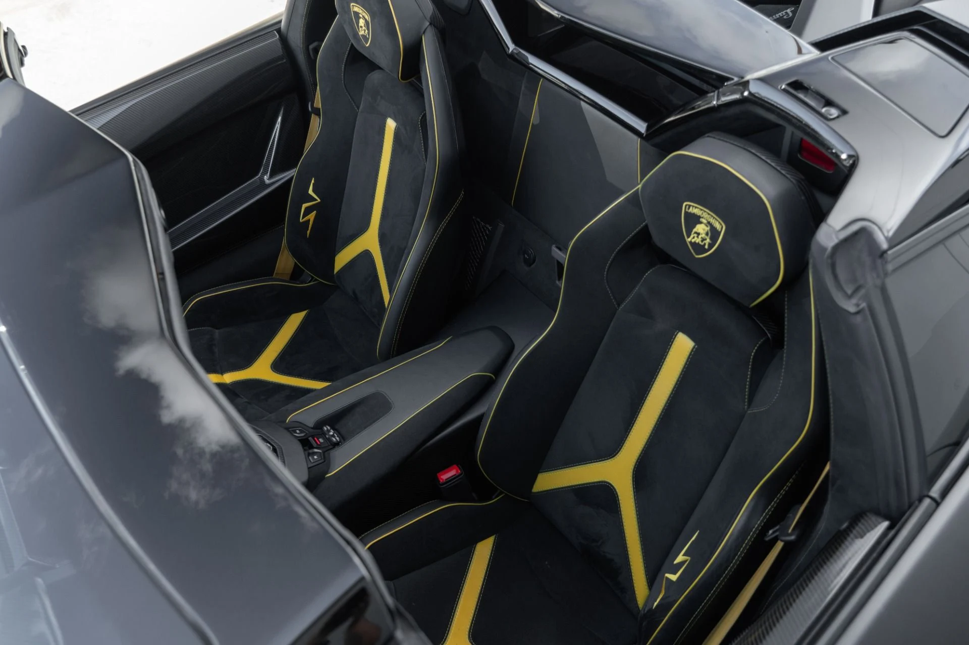 mph047_355628385_Used_2016_Lamborghini_Aventador_LP_750_4_SV_1759528221_f2182f8fb1