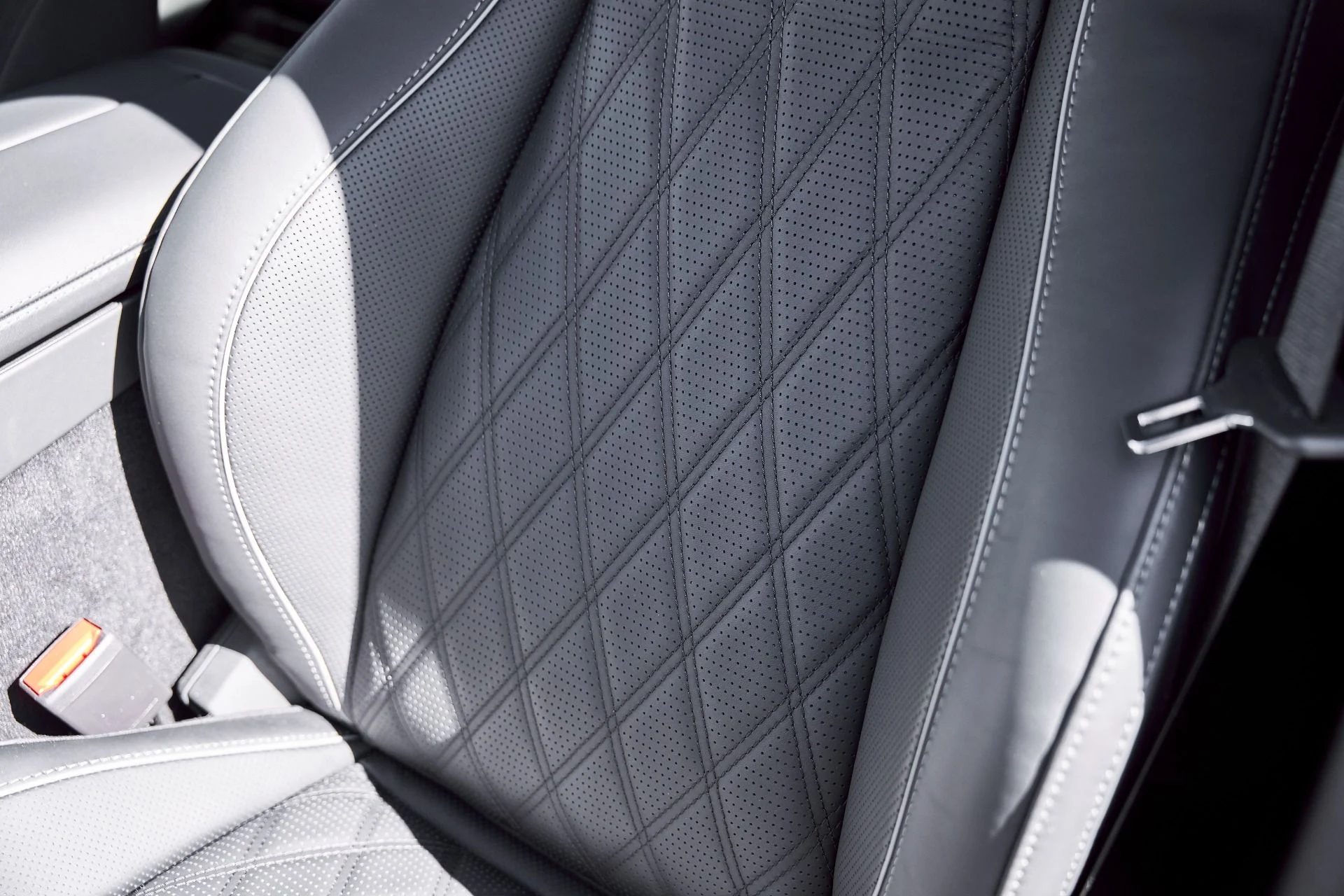 mph047_3562124960_Used_2025_Mercedes_Benz_GLS_Maybach_GLS_600_1771467917_4c57d105e0